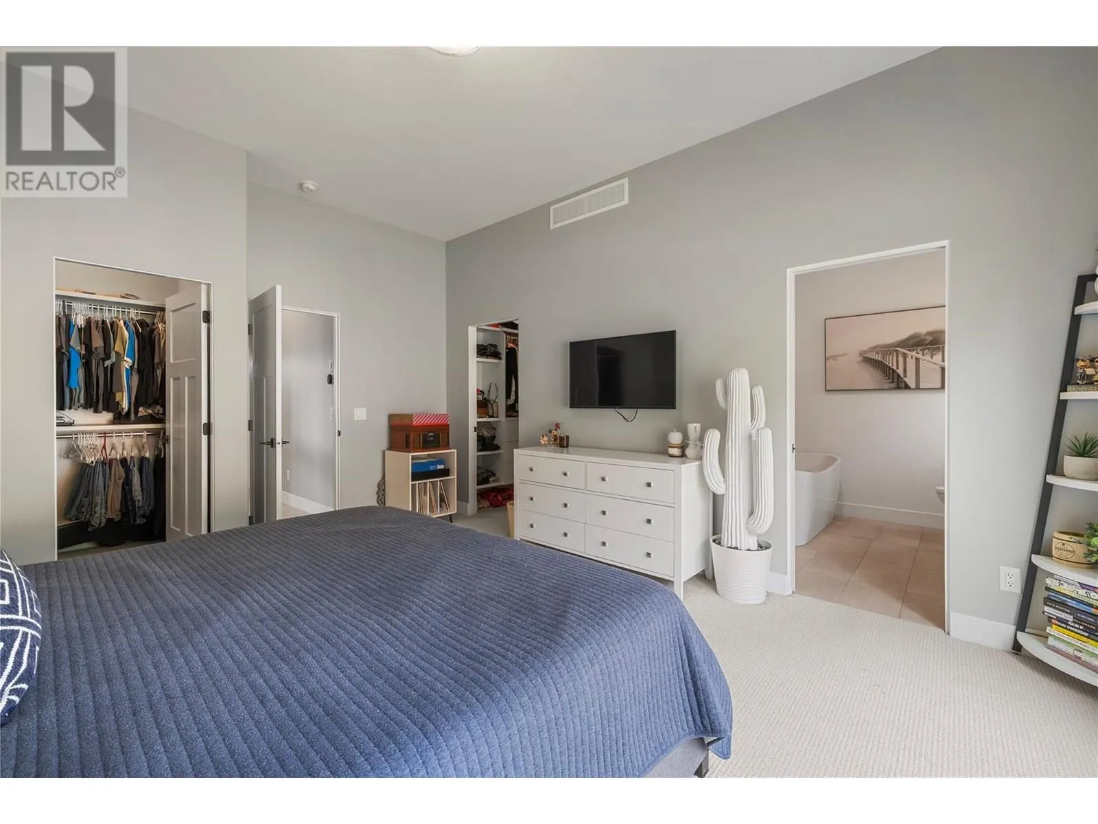 2846 Canyon Crest Drive