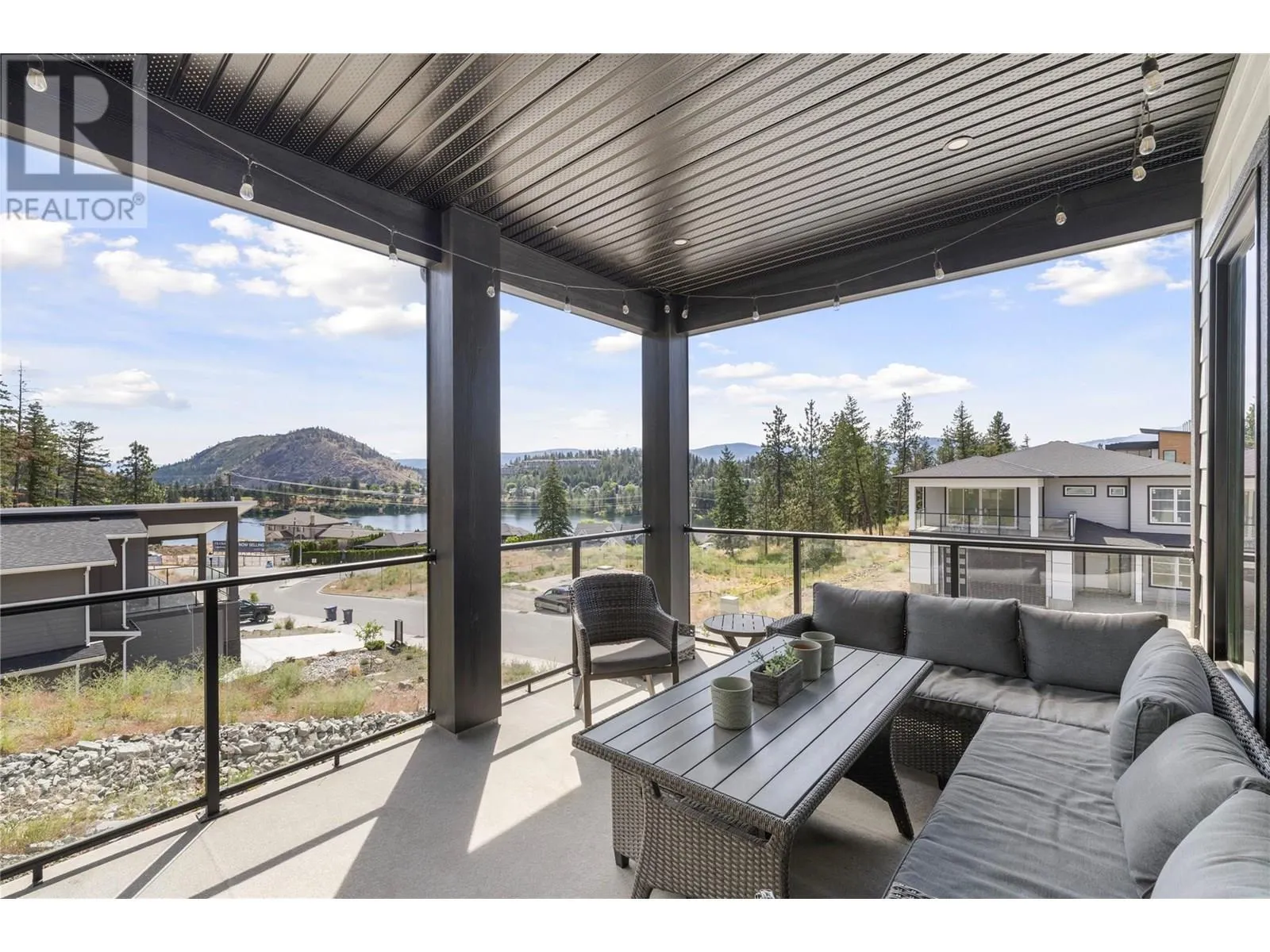 2846 Canyon Crest Drive