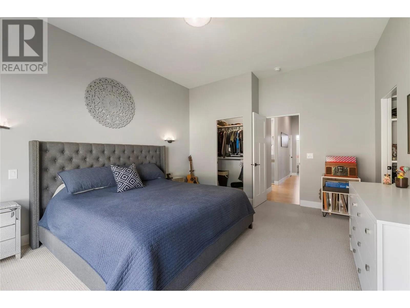 2846 Canyon Crest Drive