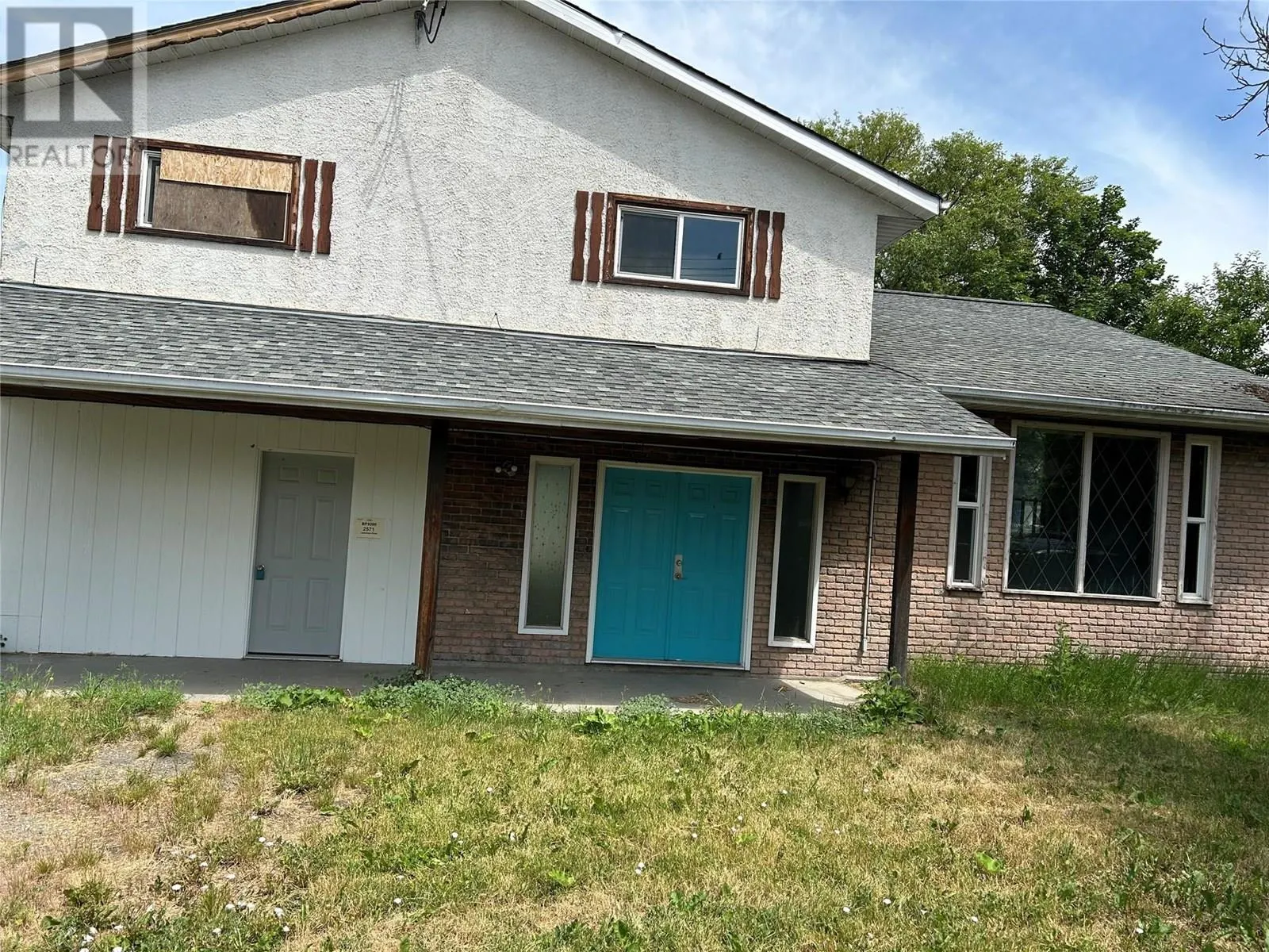 2571 Lakeshore Road