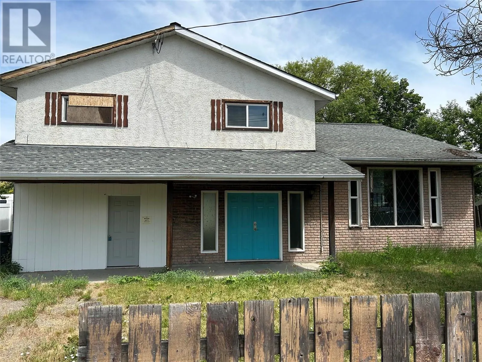 2571 Lakeshore Road