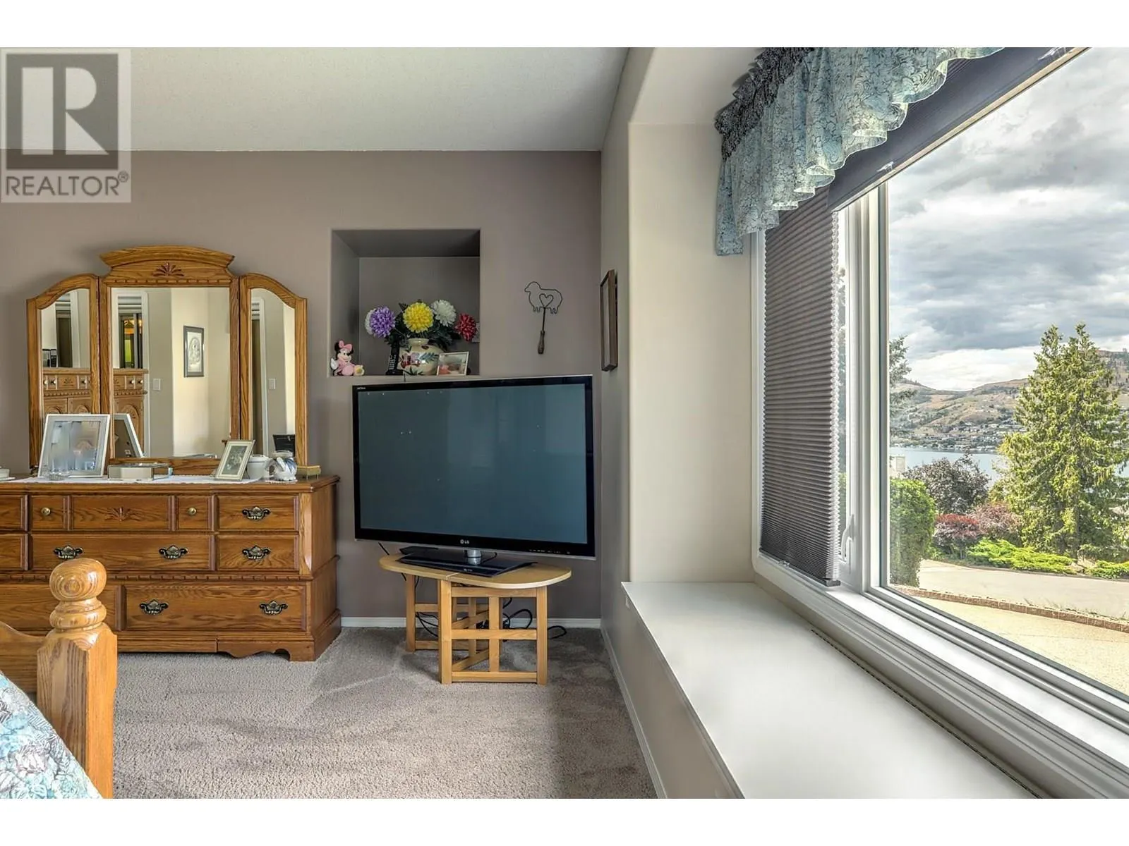 8905 Orchard Ridge Drive