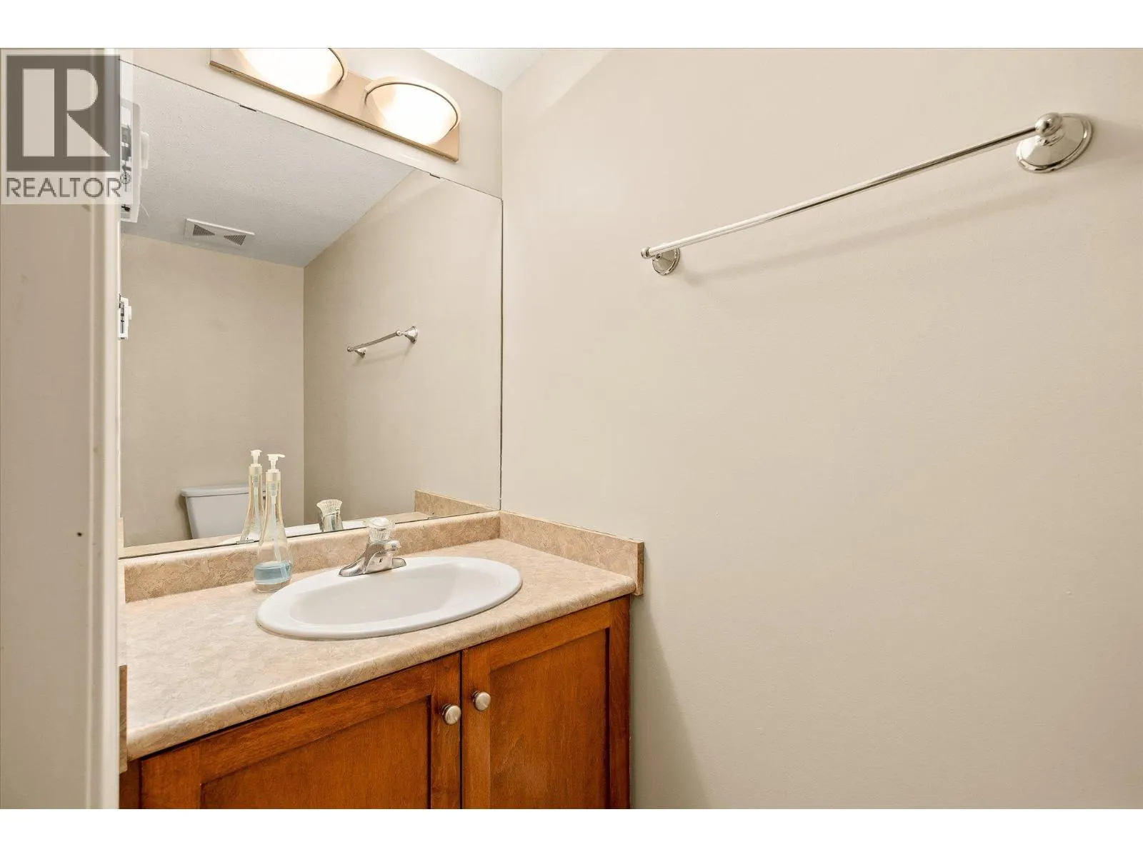 5460 Clements Crescent Unit# 106