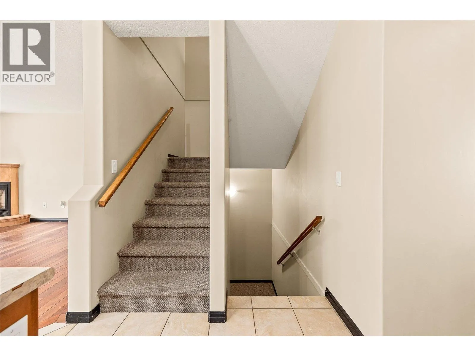 5460 Clements Crescent Unit# 106