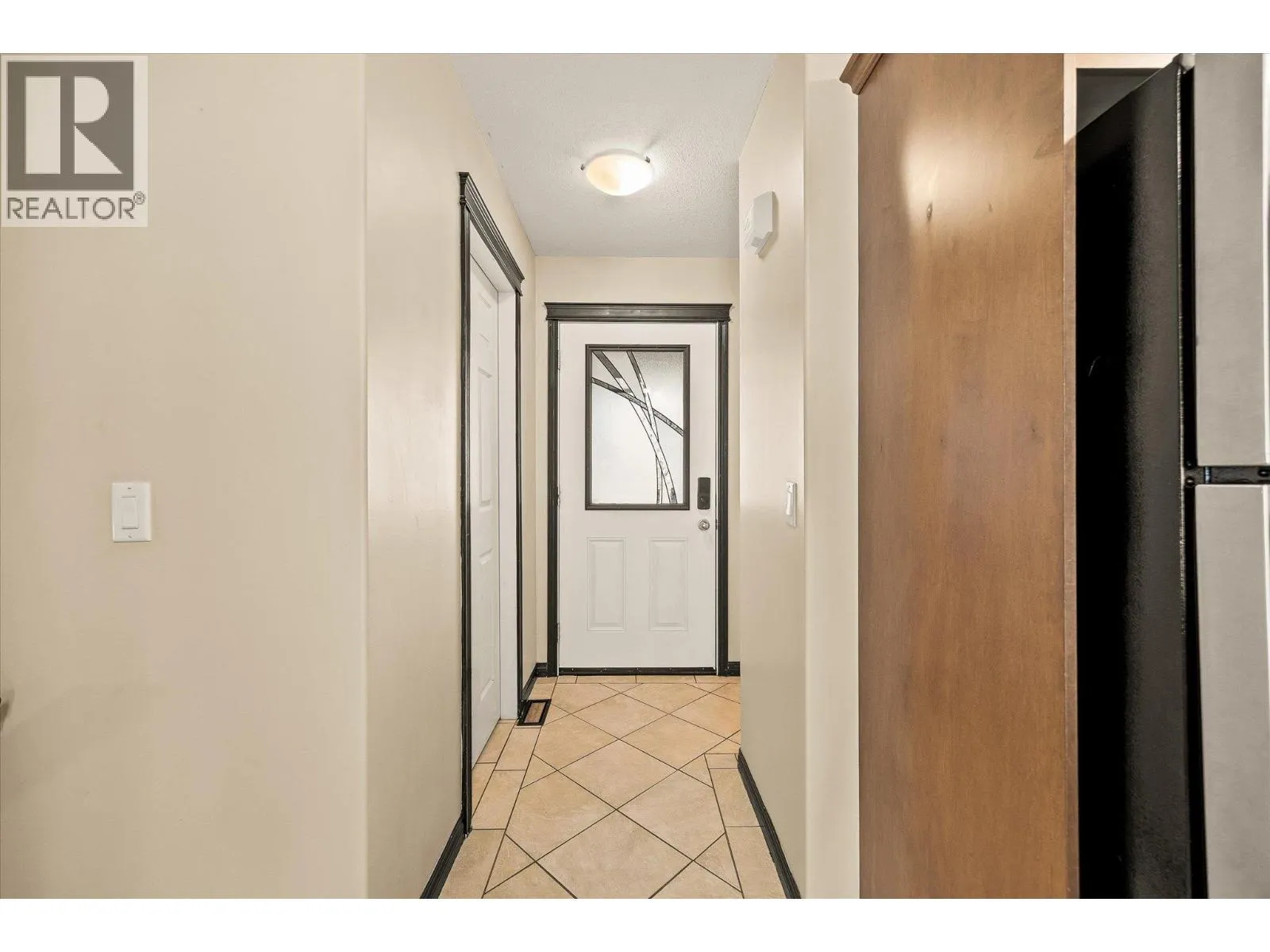 5460 Clements Crescent Unit# 106