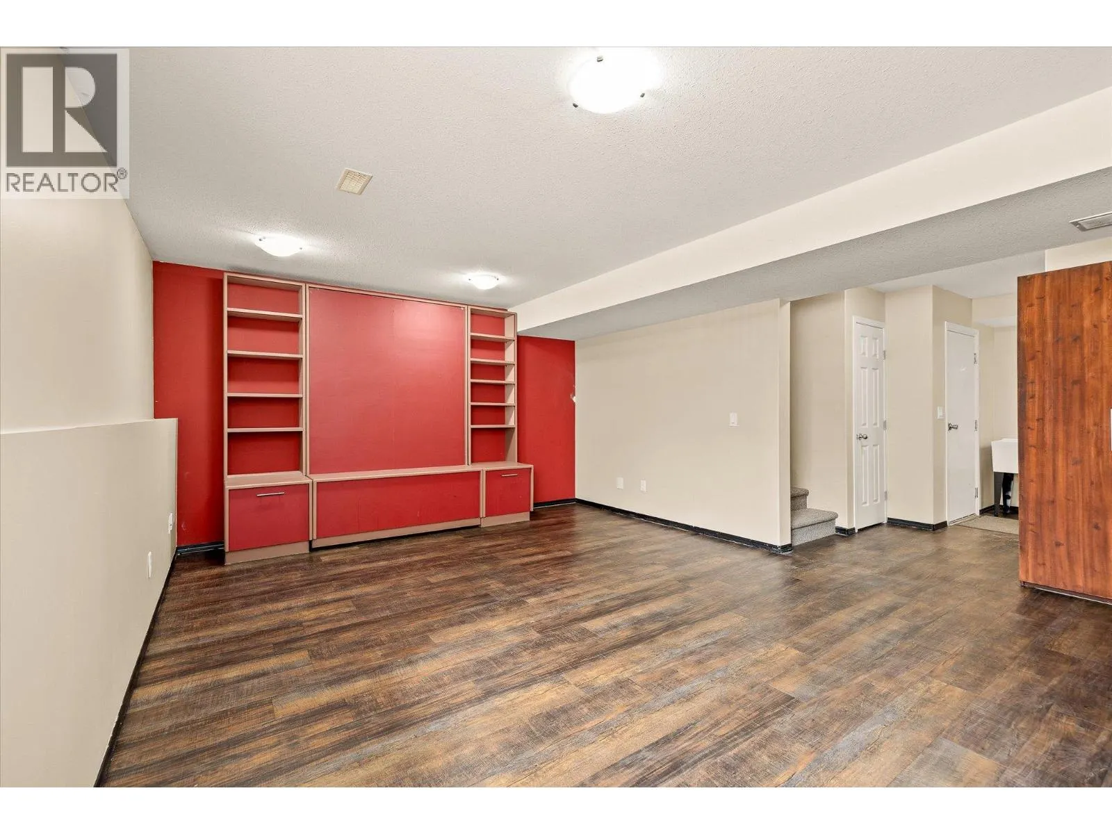 5460 Clements Crescent Unit# 106
