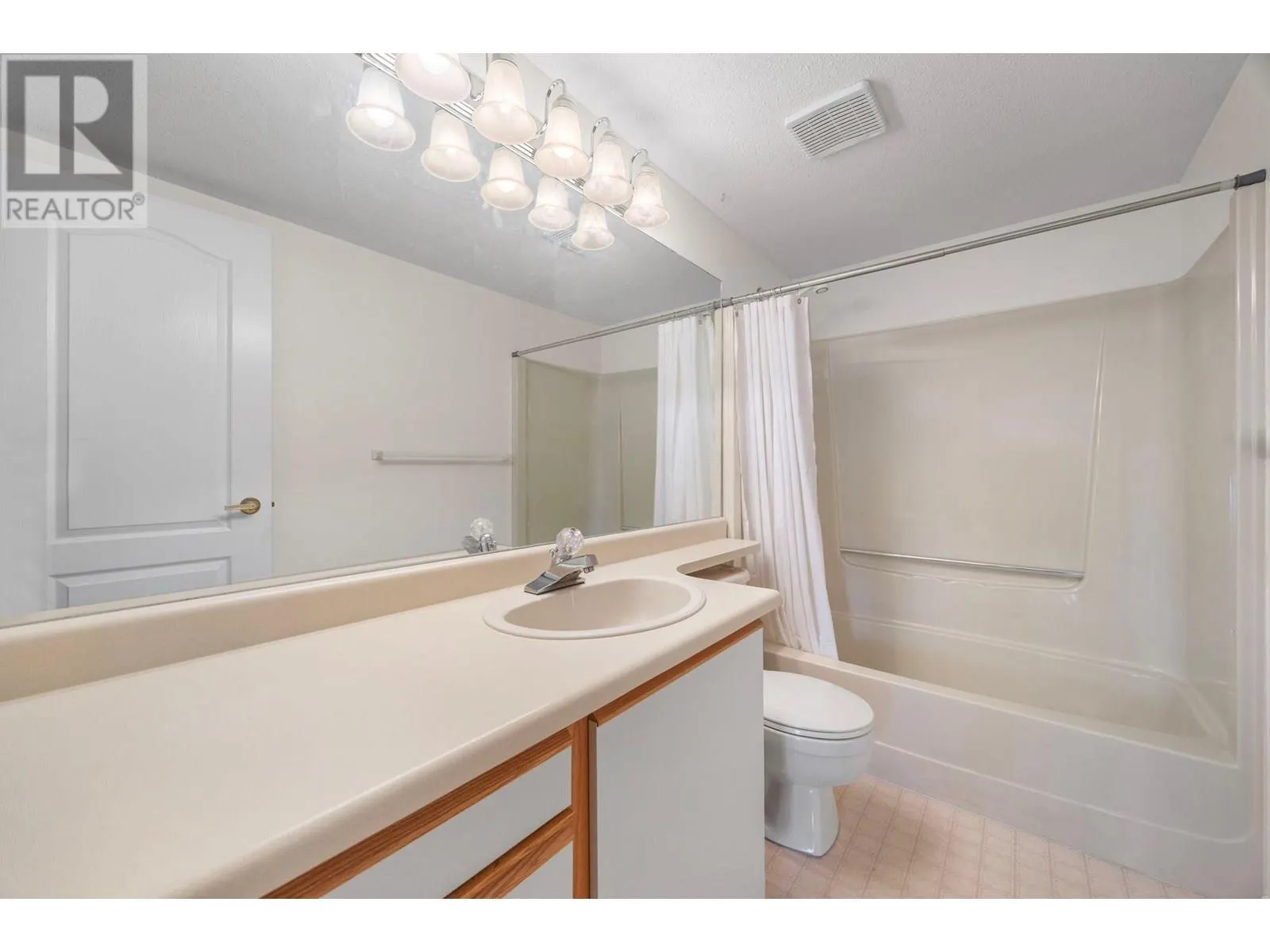 255 McIntosh Road Unit# 205