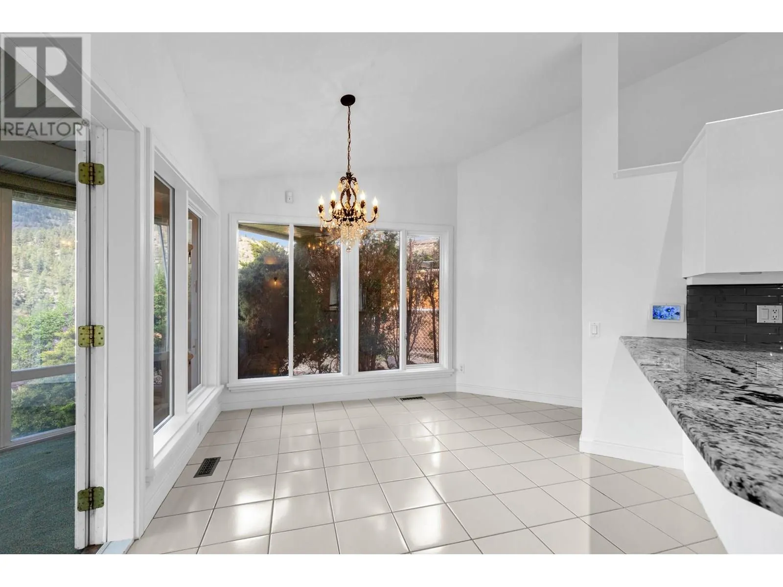 3784 Inglis Place