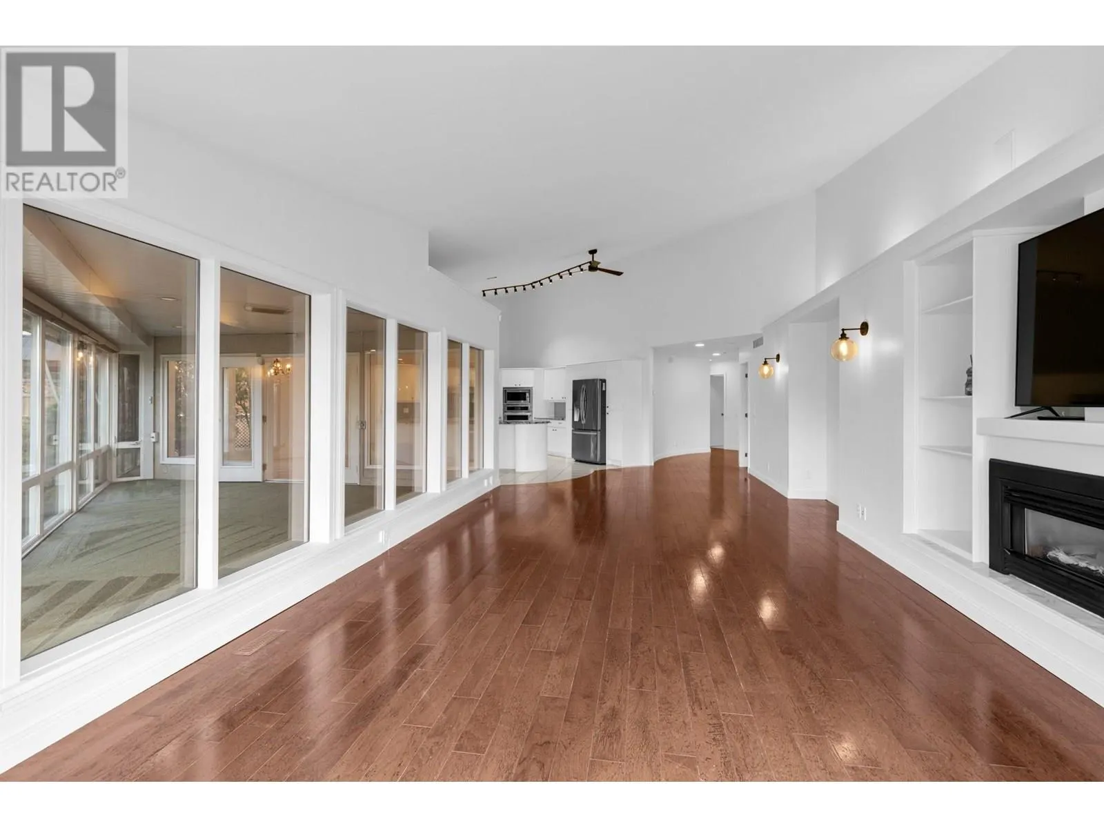 3784 Inglis Place