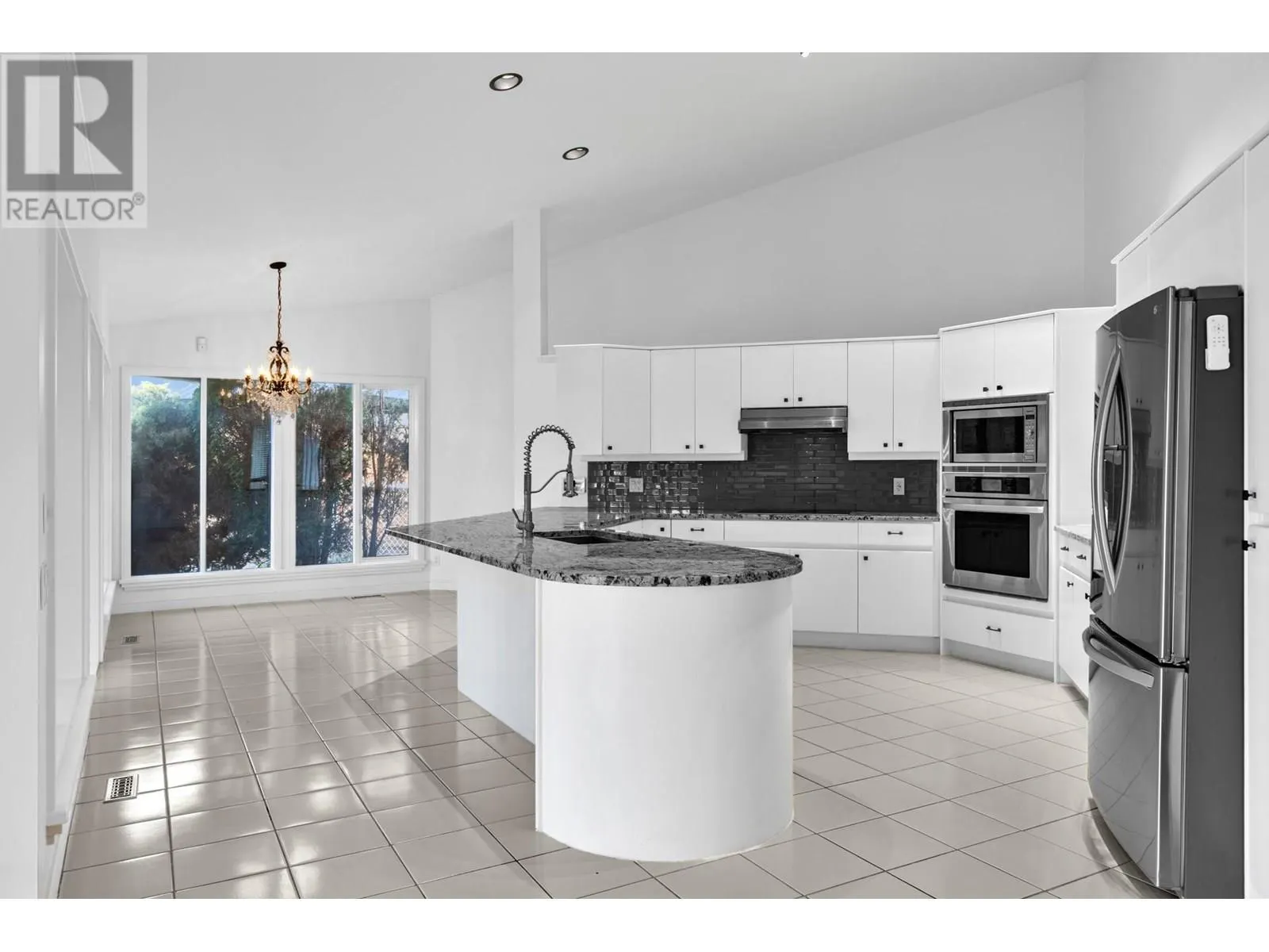 3784 Inglis Place