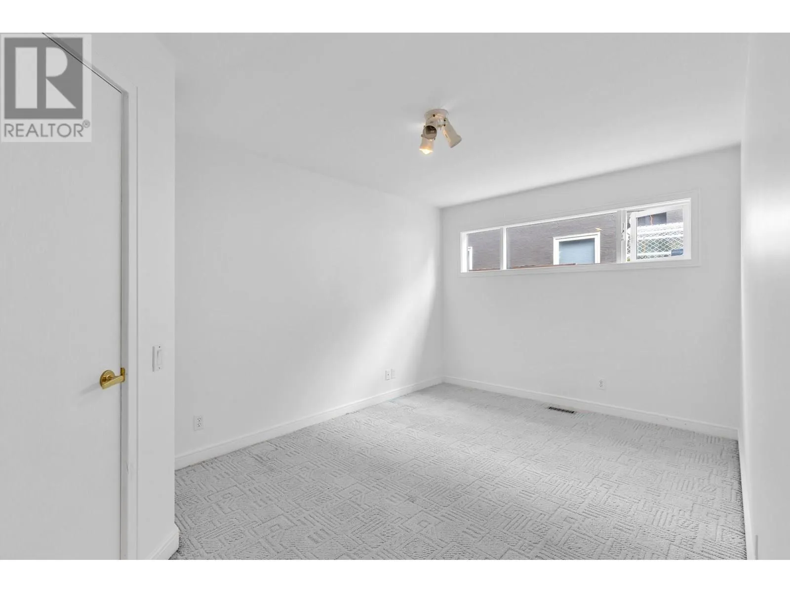 3784 Inglis Place