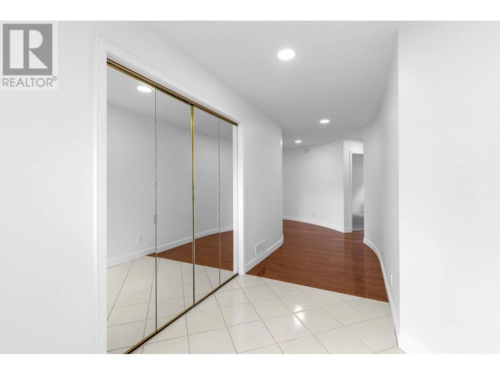 3784 Inglis Place