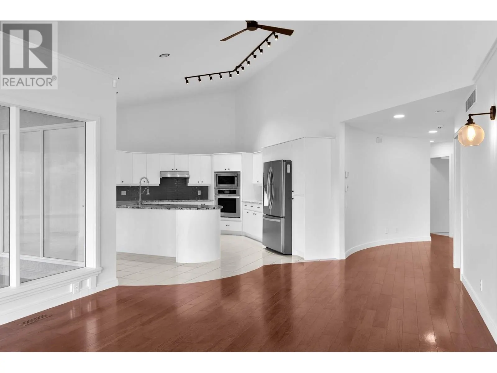 3784 Inglis Place