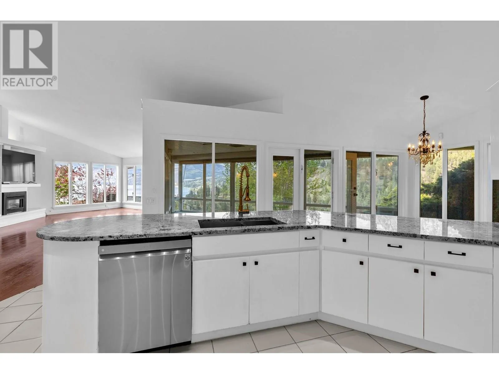 3784 Inglis Place