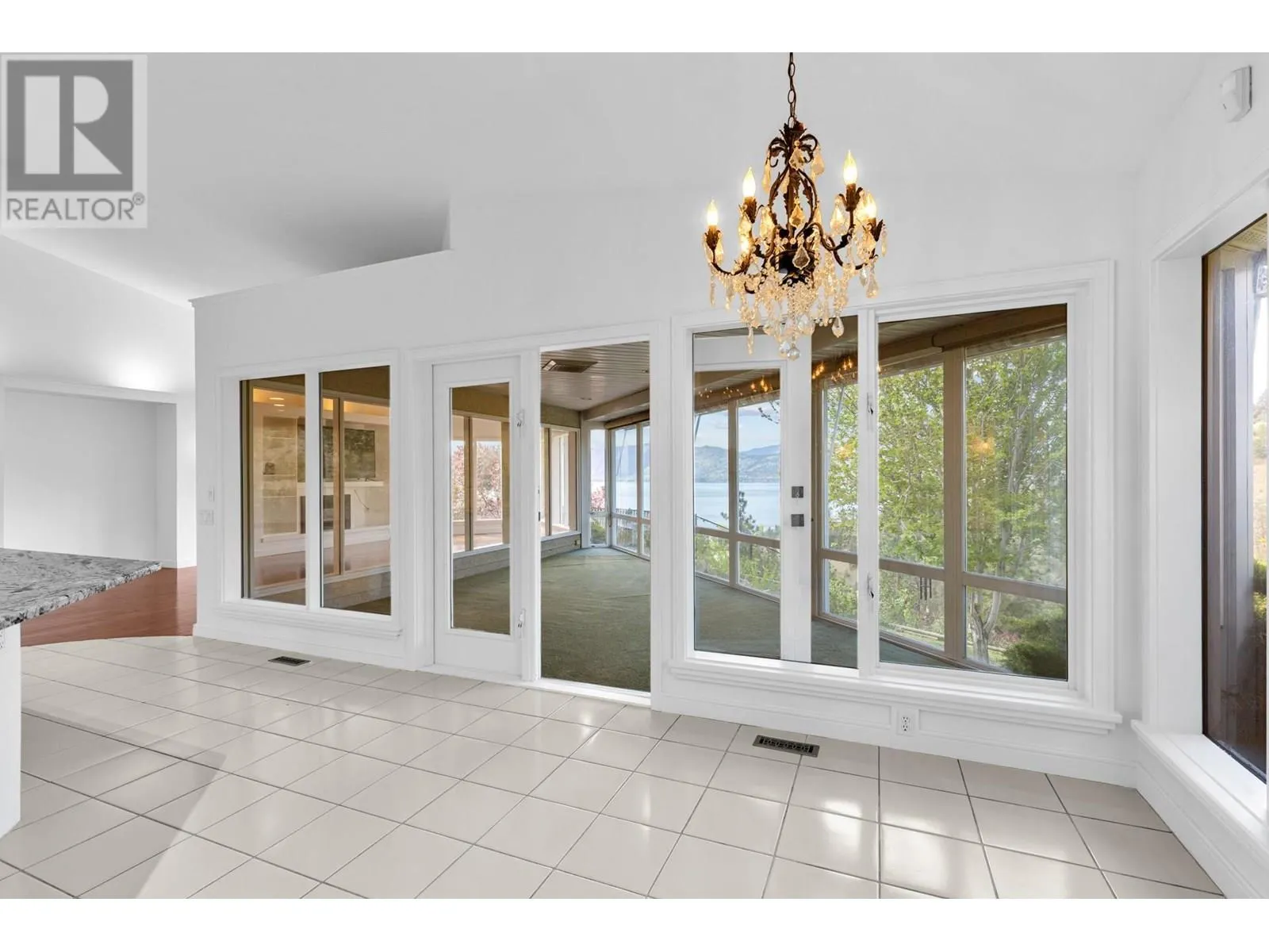 3784 Inglis Place