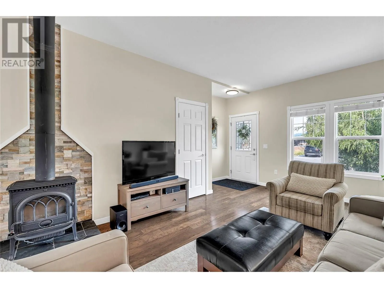 137 Walton Crescent