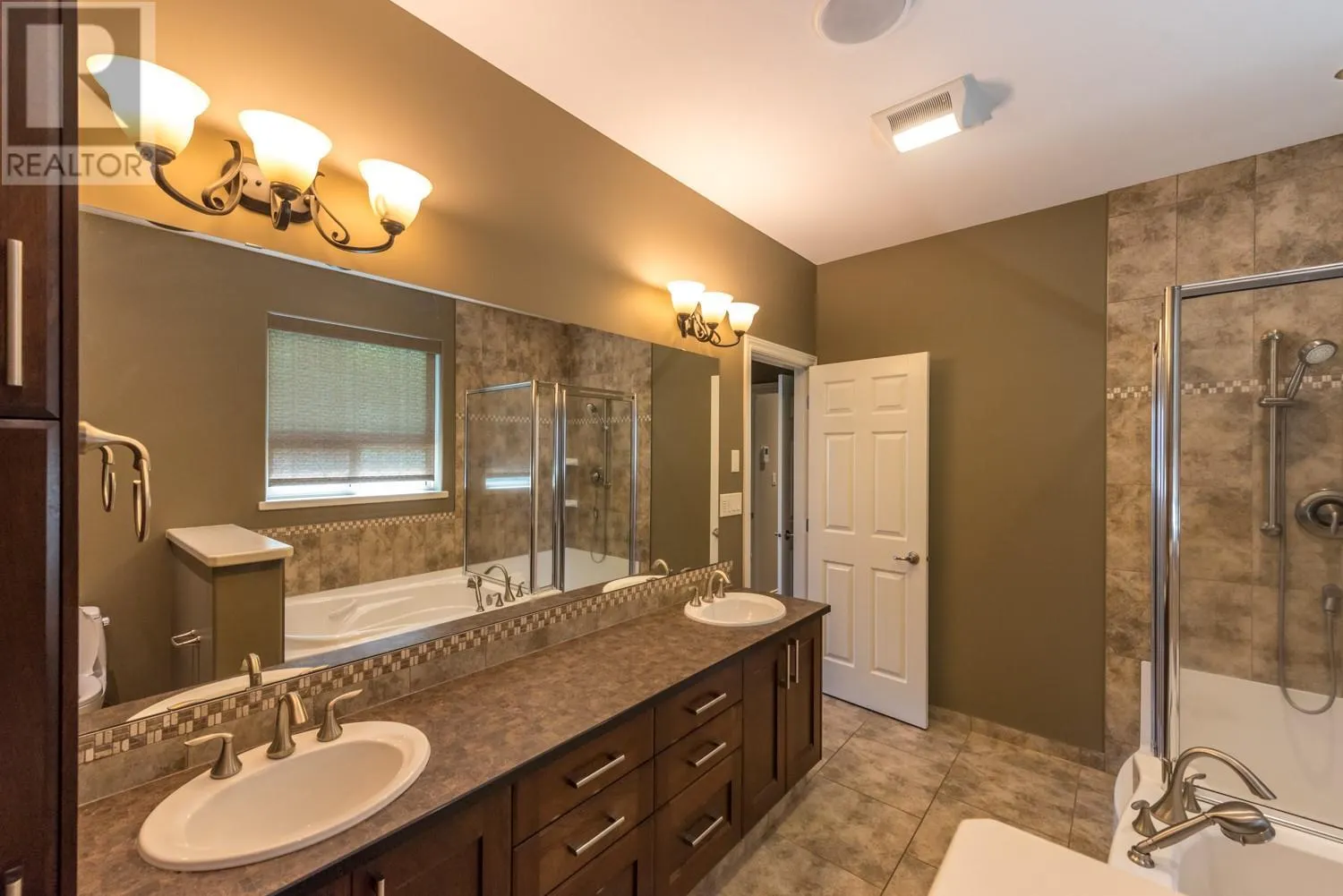 19 FINCH Crescent