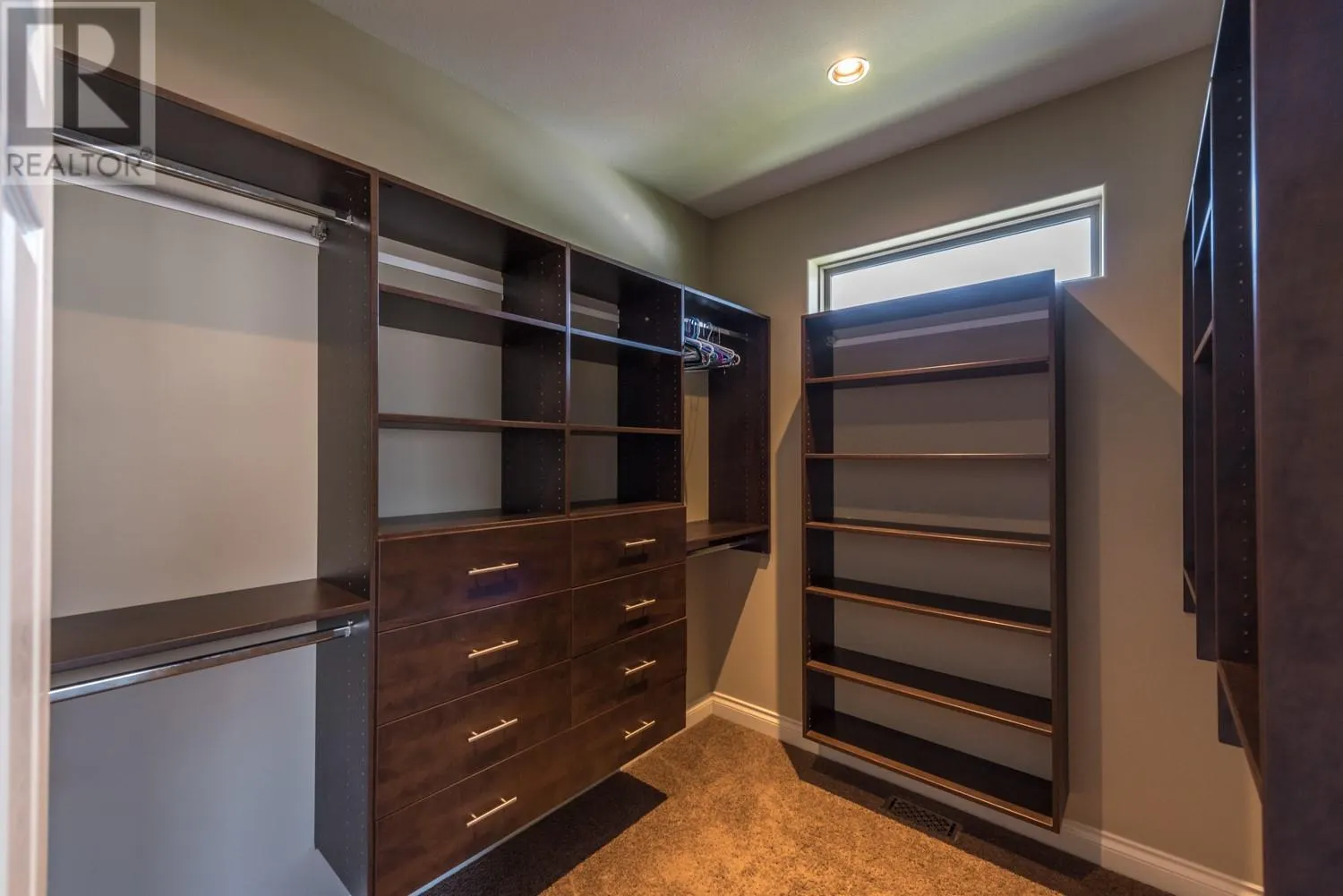 19 FINCH Crescent