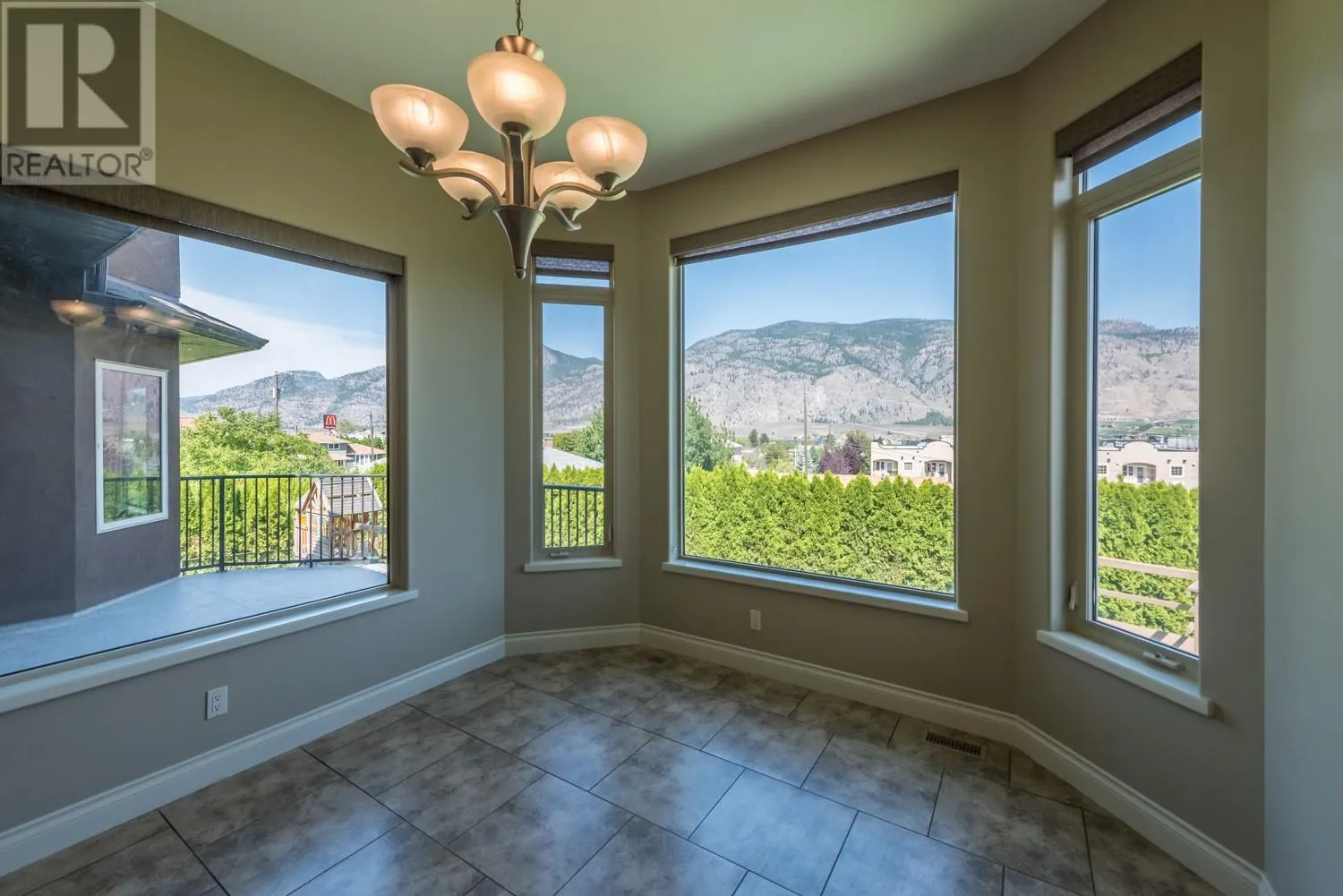19 FINCH Crescent