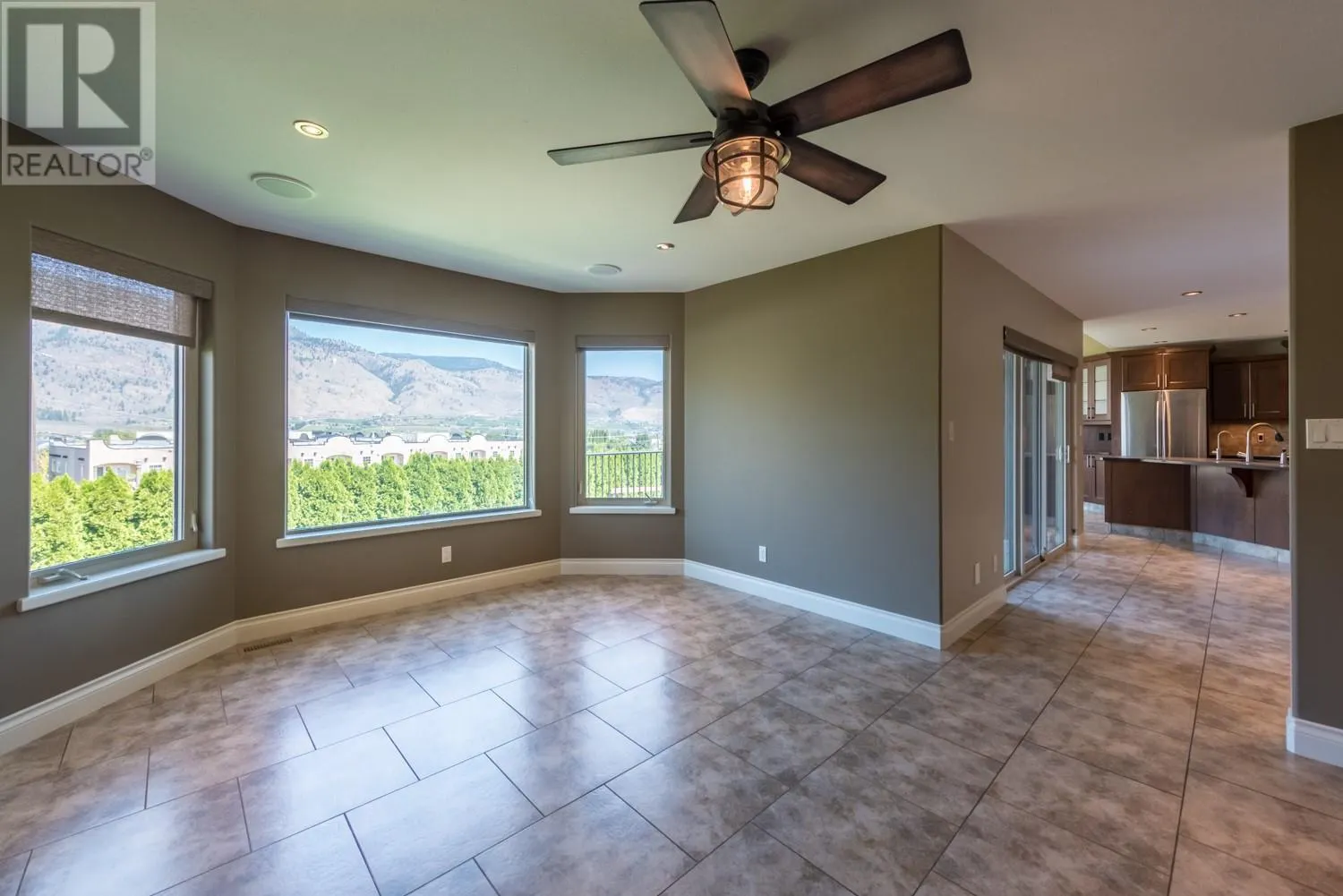 19 FINCH Crescent