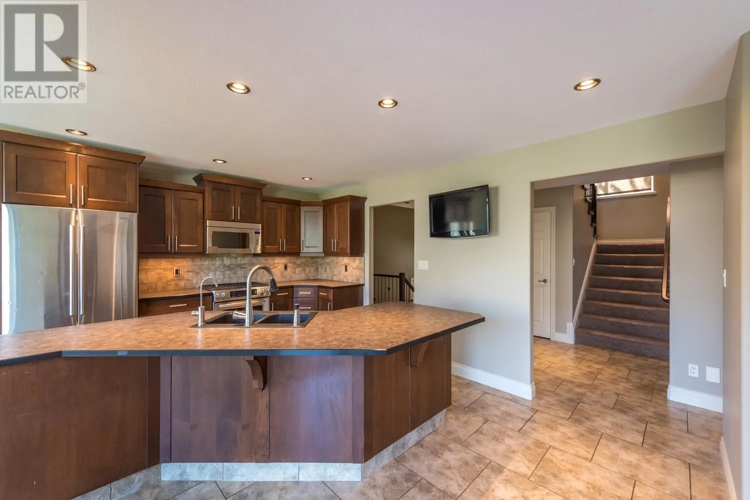 19 FINCH Crescent