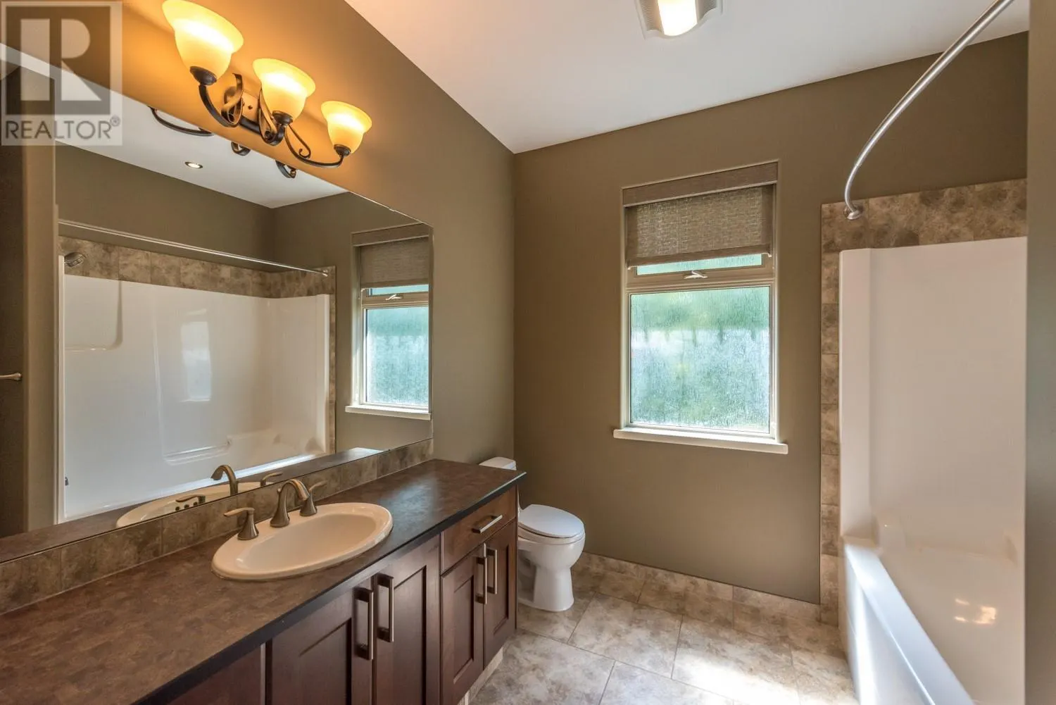 19 FINCH Crescent