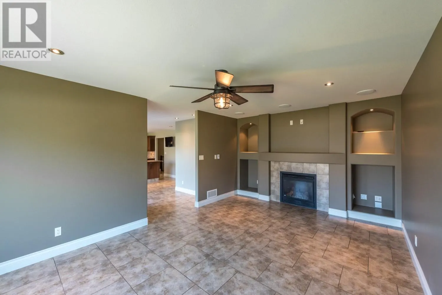 19 FINCH Crescent