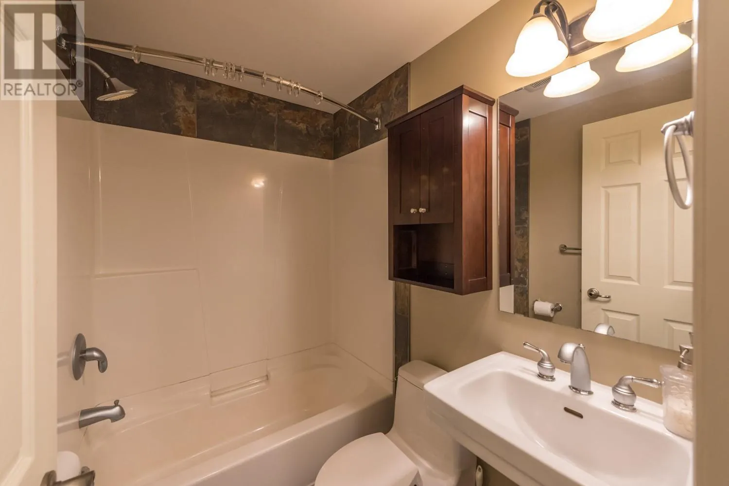 19 FINCH Crescent
