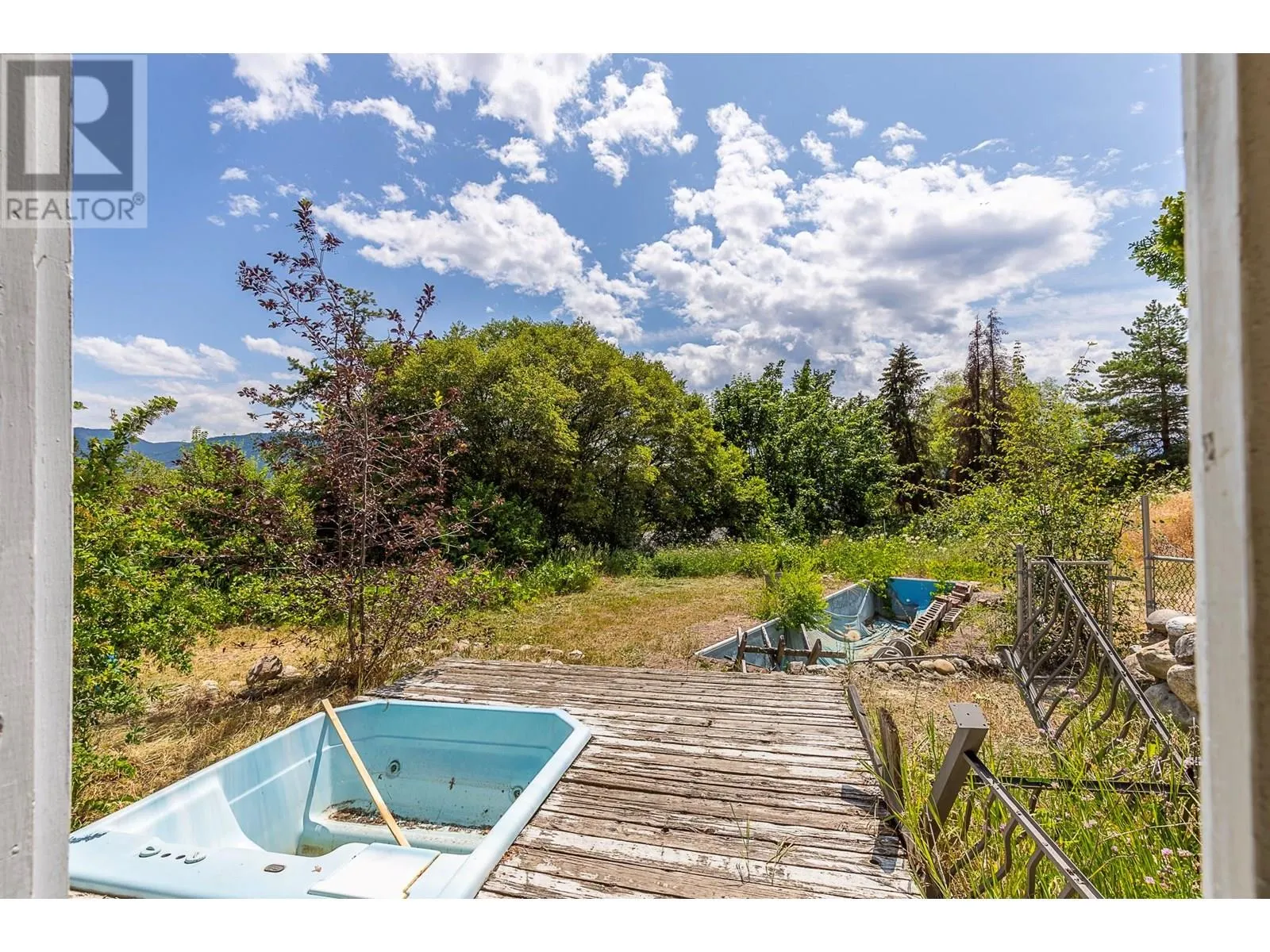 6602/6594 Goose Lake Road