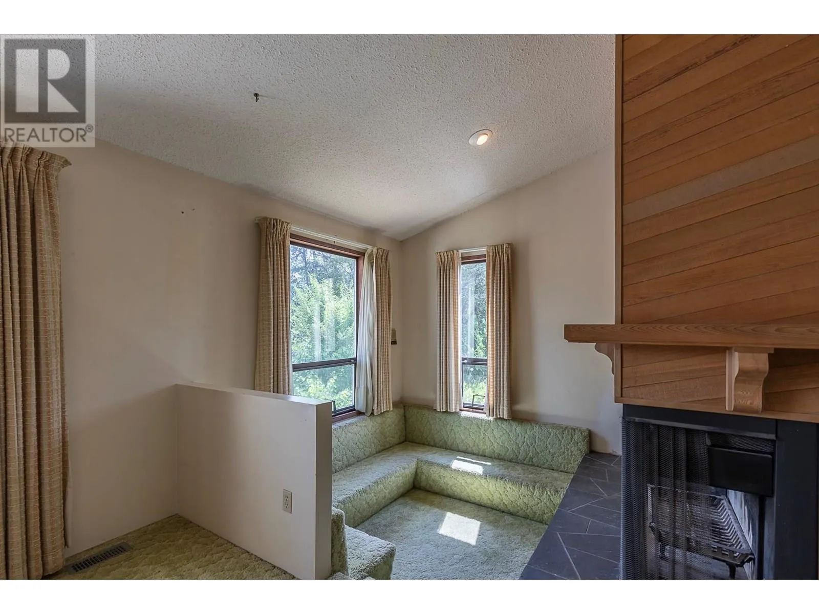6602/6594 Goose Lake Road