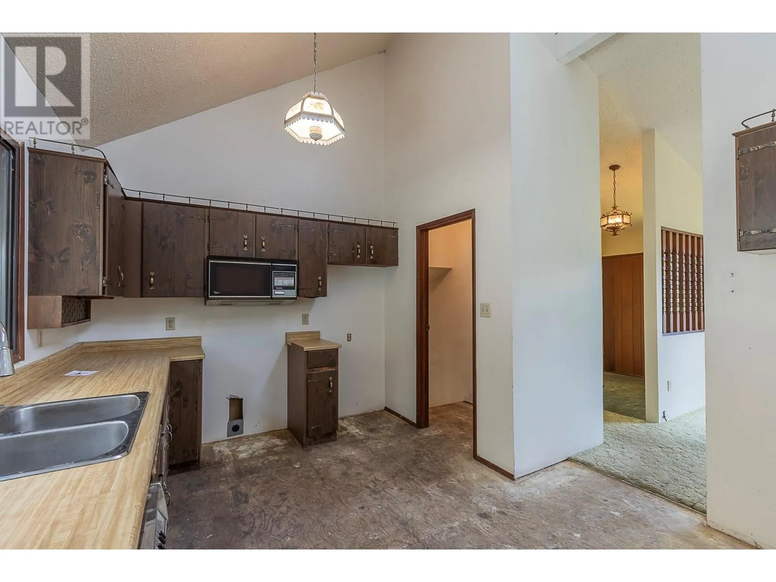 6602/6594 Goose Lake Road