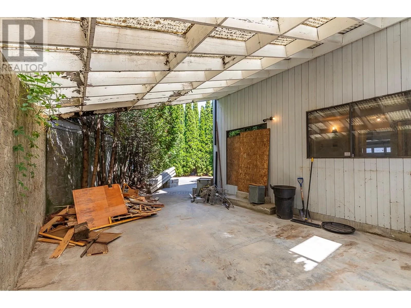 6602/6594 Goose Lake Road