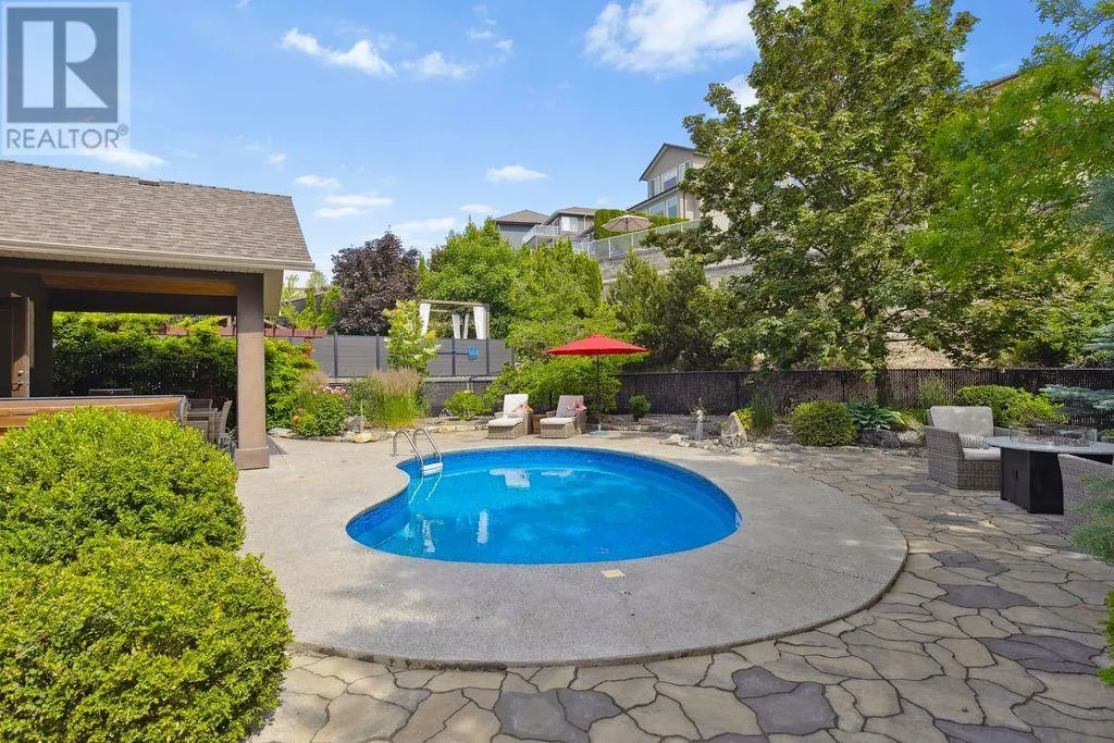 839 Clarance Avenue