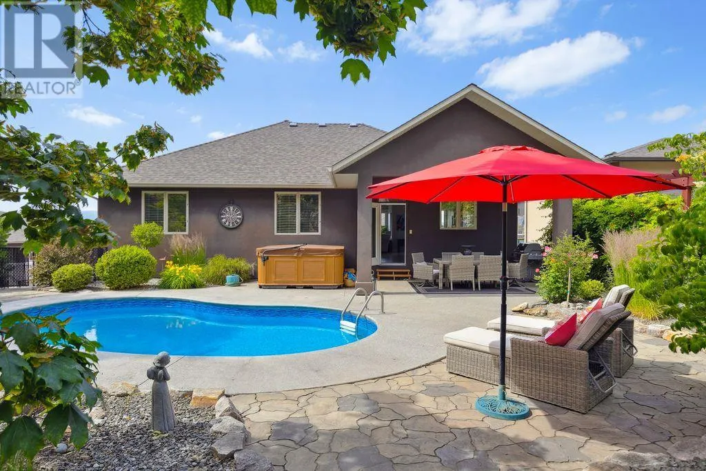 839 Clarance Avenue