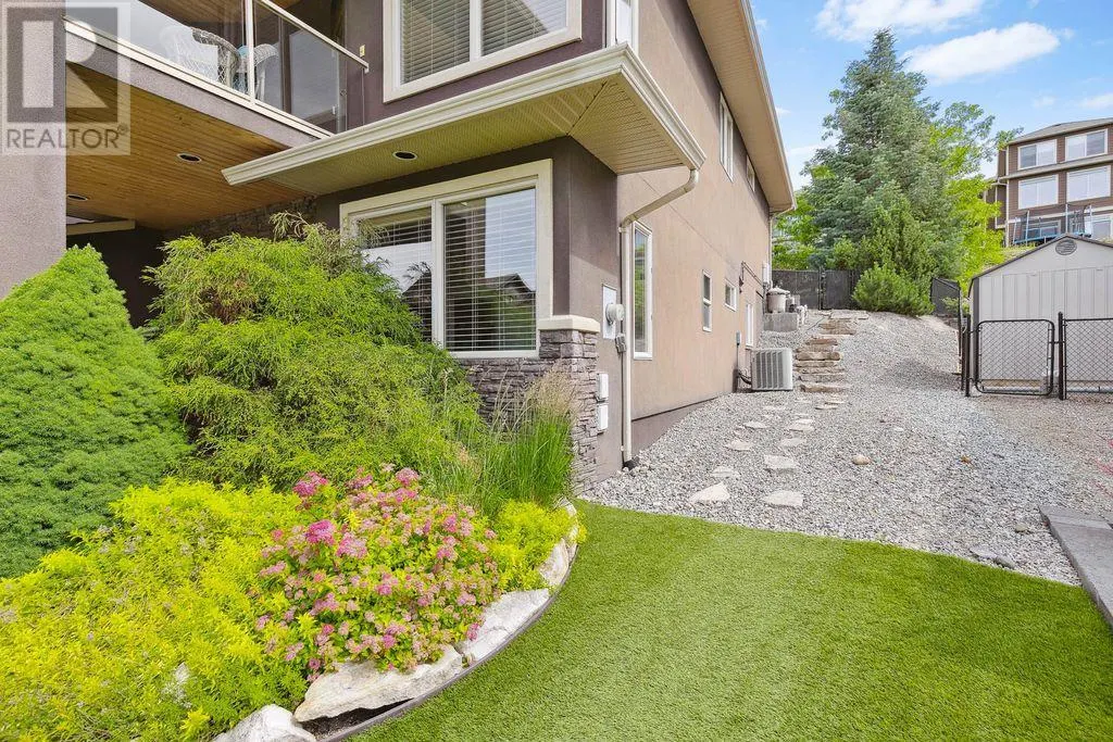 839 Clarance Avenue