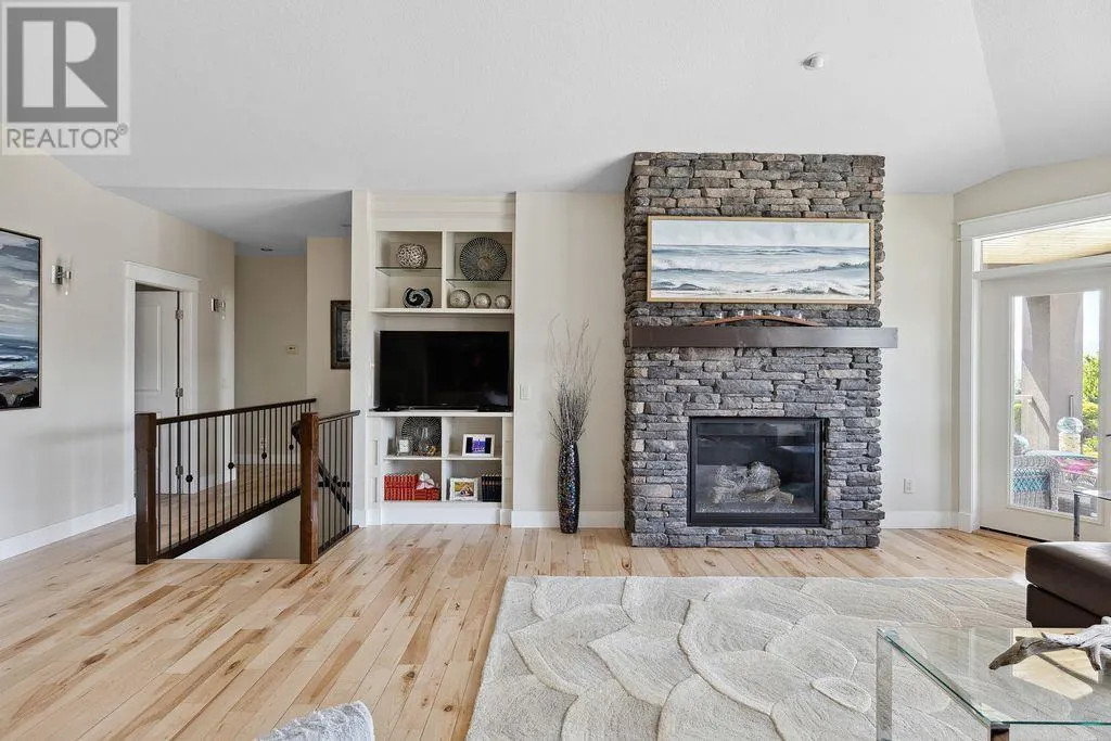 839 Clarance Avenue