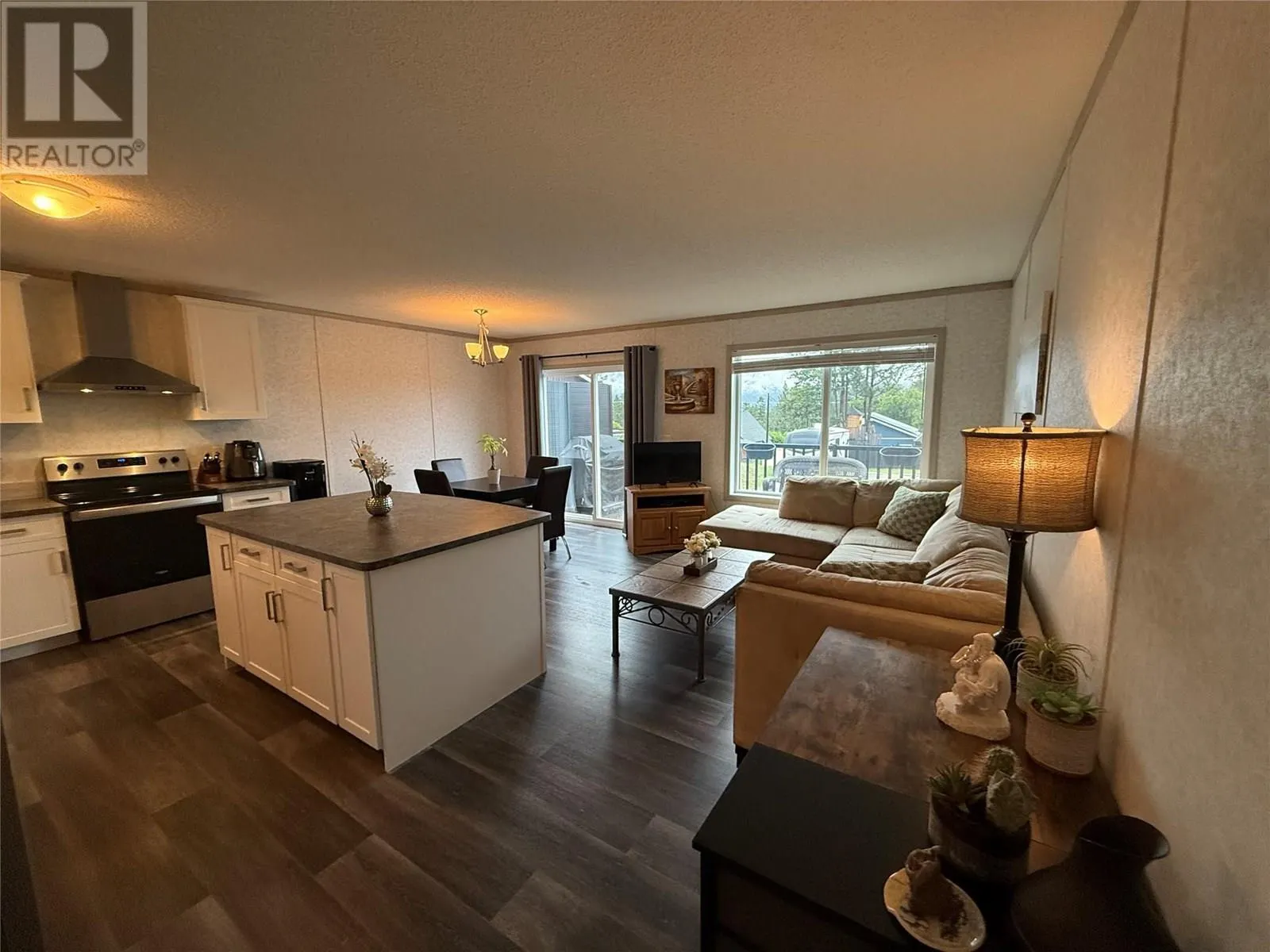2133 14 Avenue Unit# 2