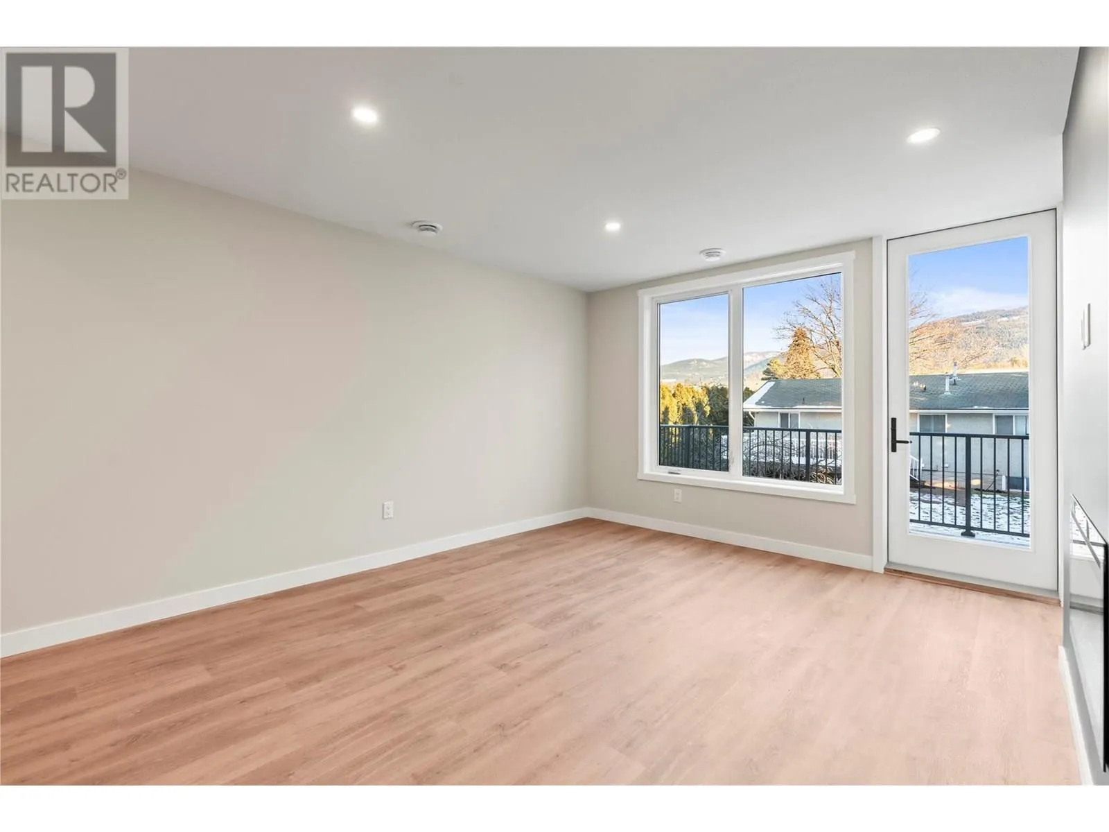 3907 26 Street Unit# 1
