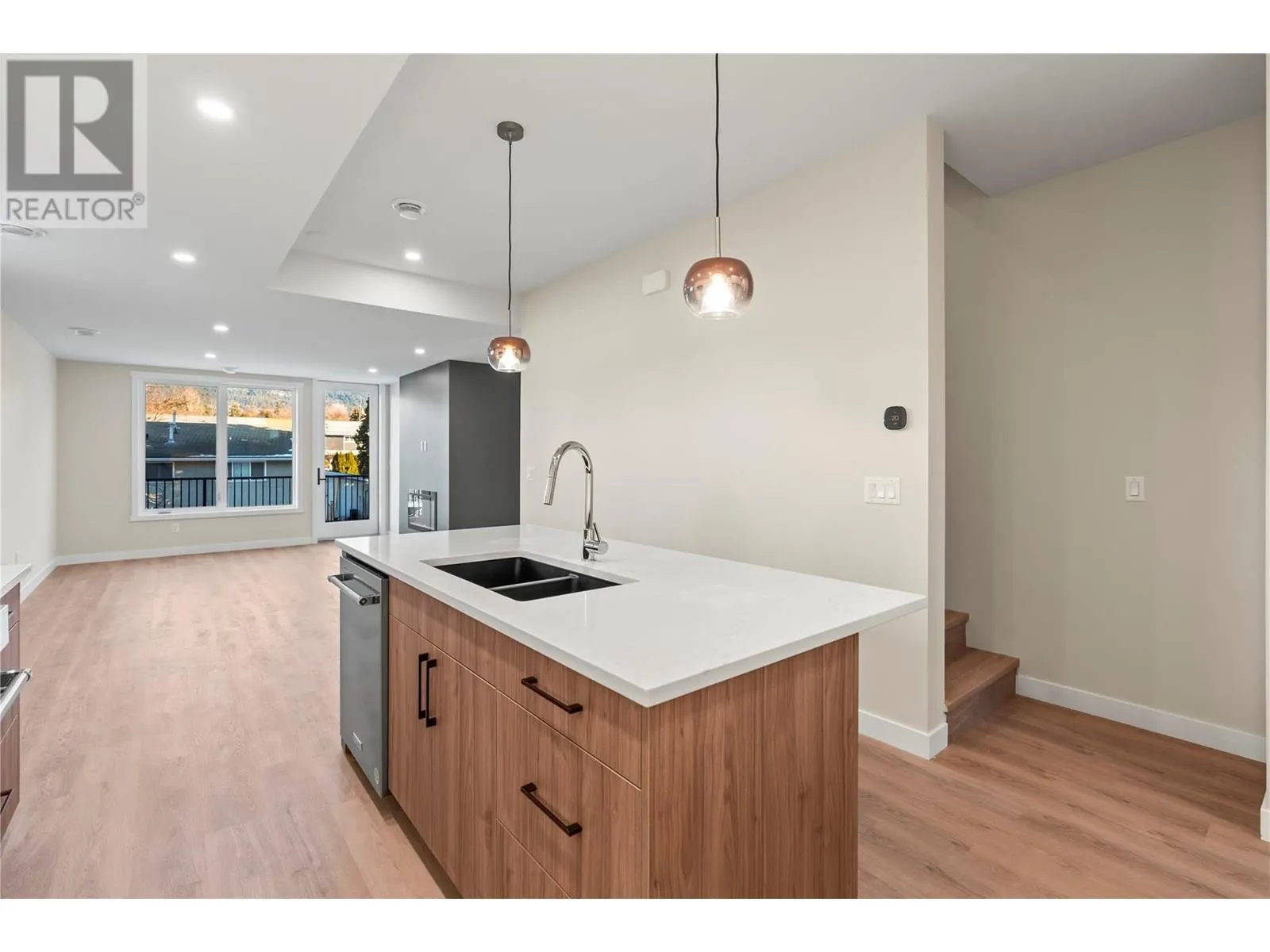 3907 26 Street Unit# 1