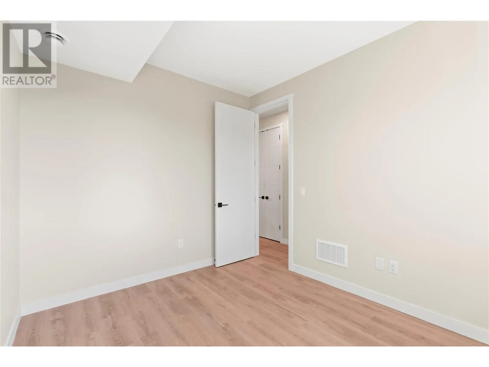 3907 26 Street Unit# 1