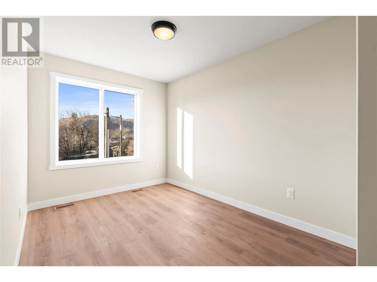 3907 26 Street Unit# 1