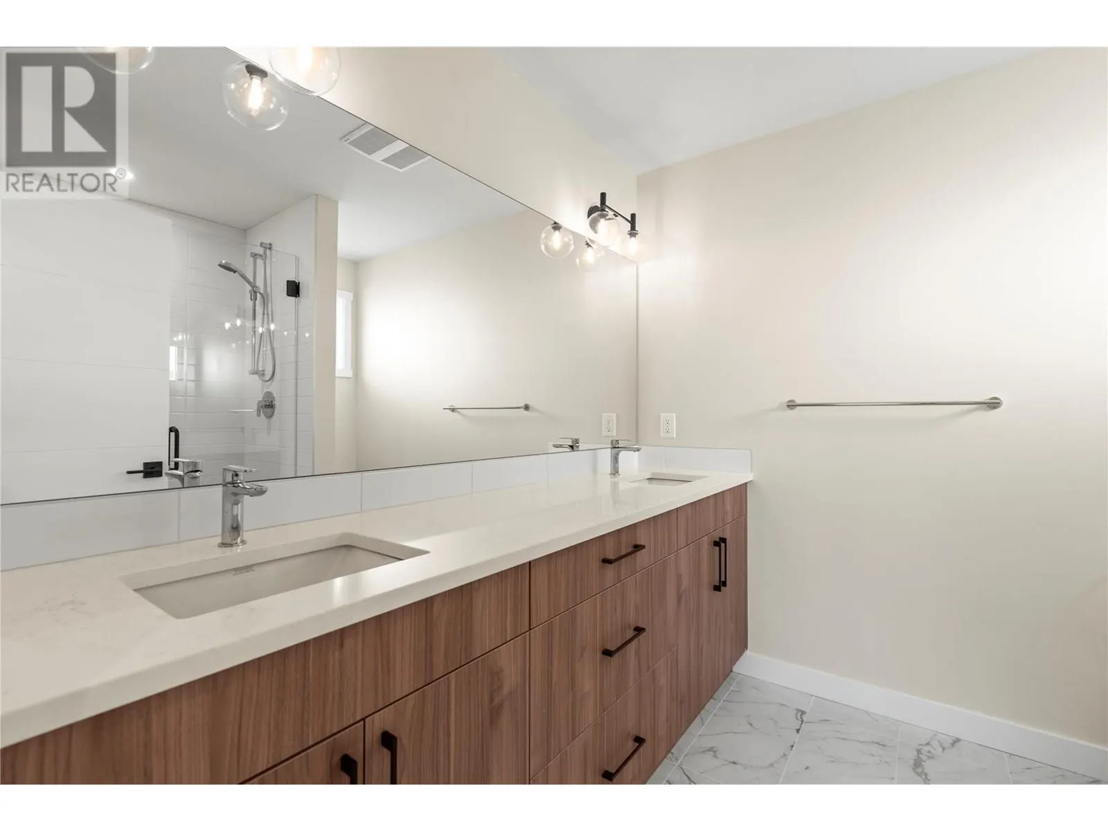 3907 26 Street Unit# 3