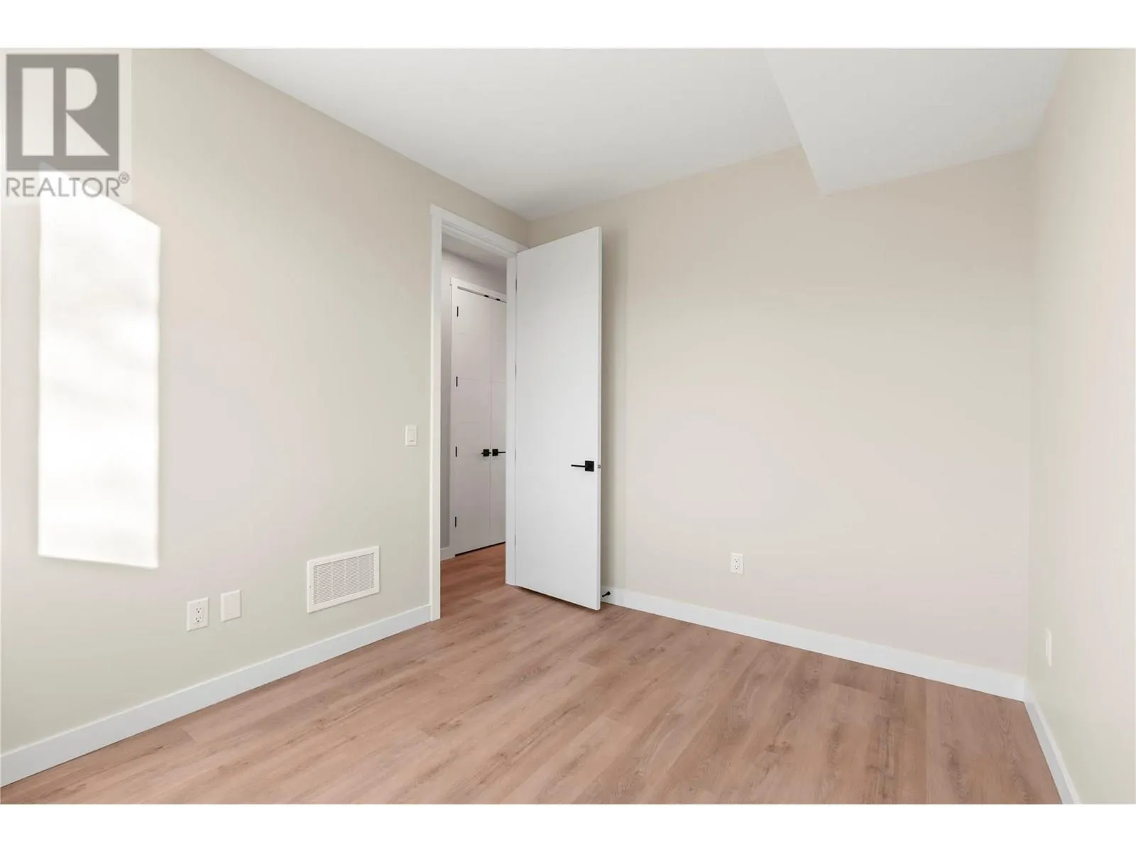 3907 26 Street Unit# 3