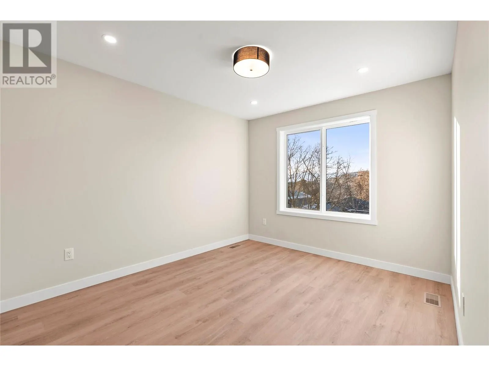 3907 26 Street Unit# 3