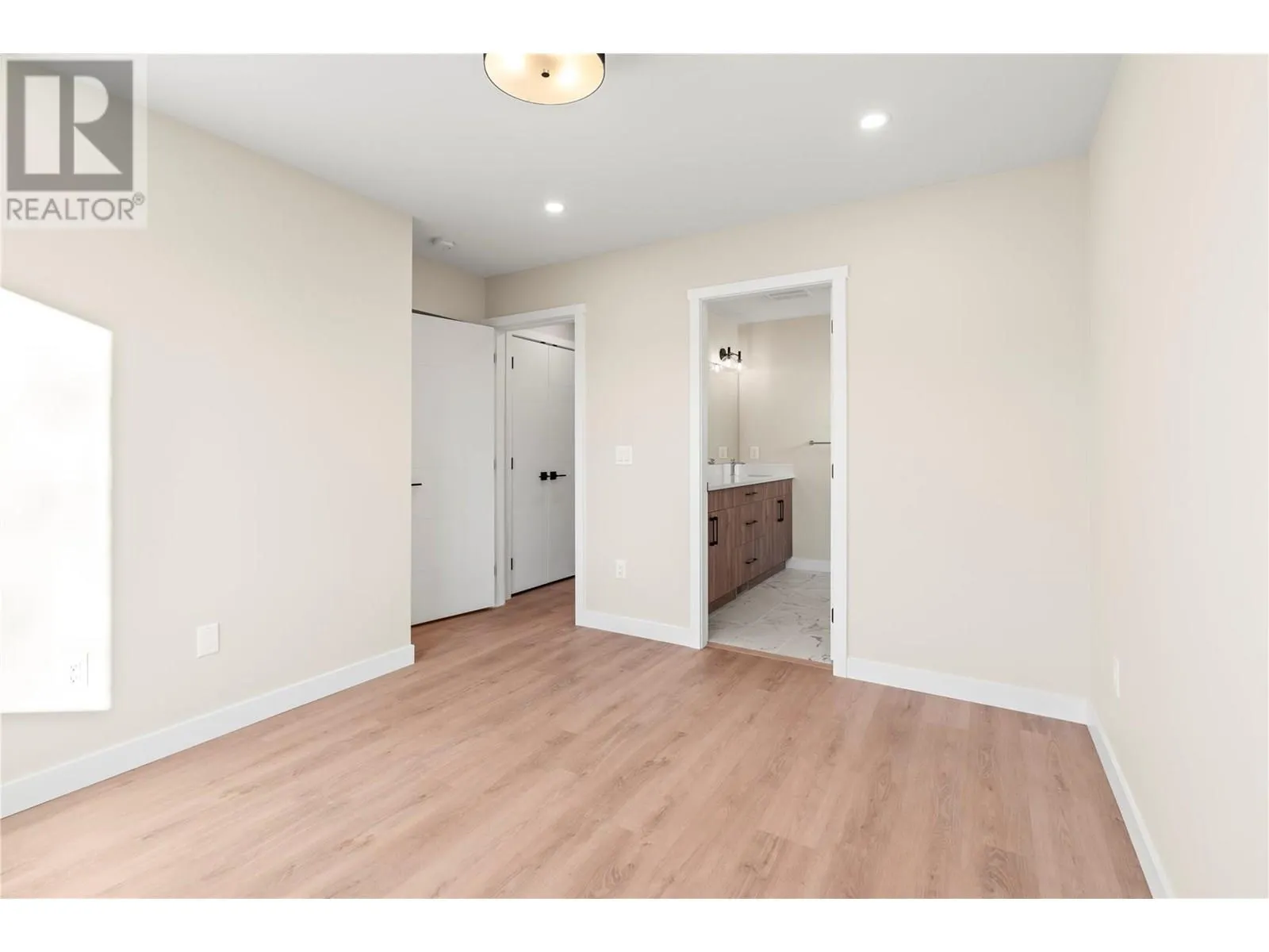 3907 26 Street Unit# 3