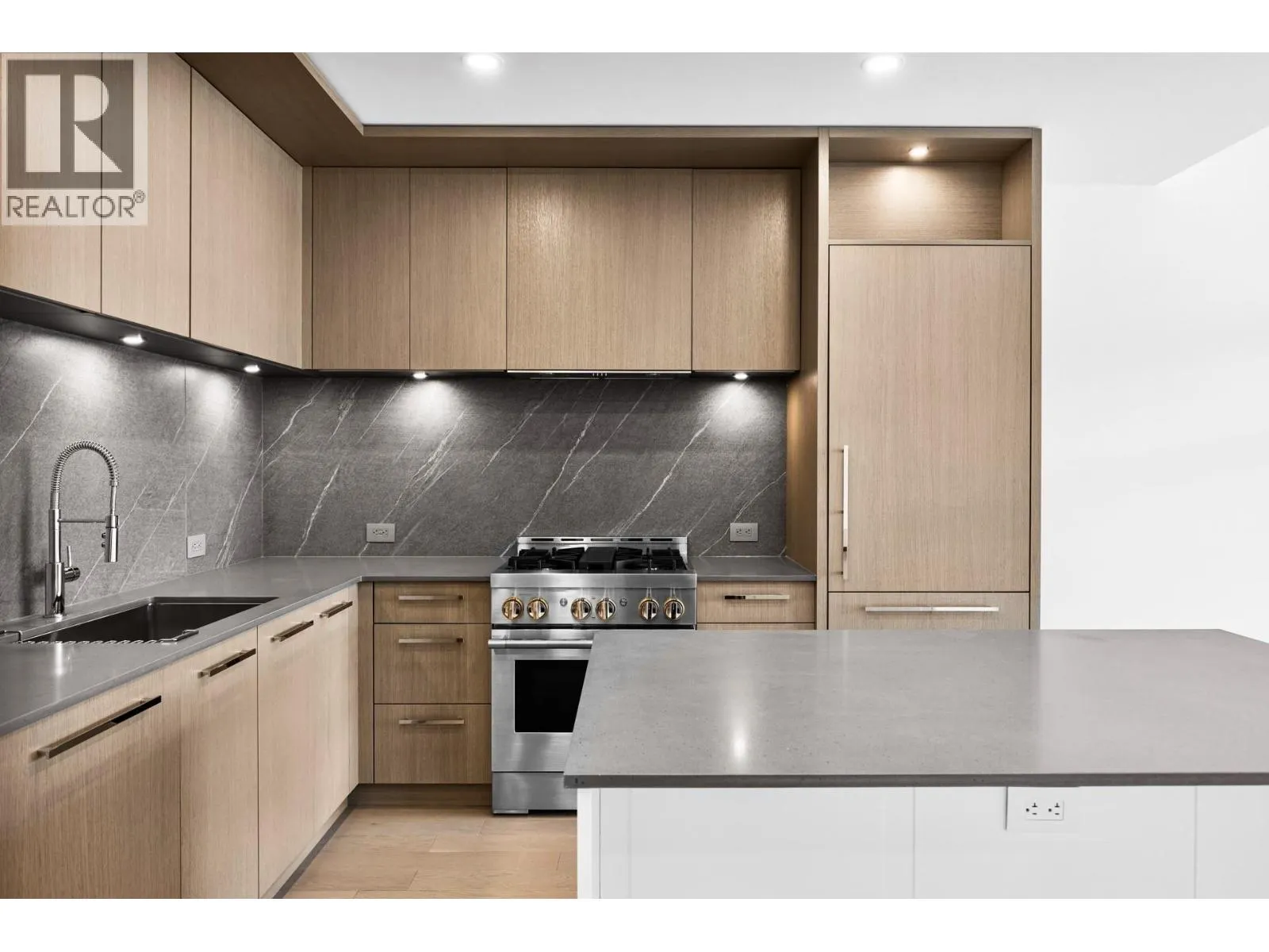 3409 Lakeshore Road Unit# 501S