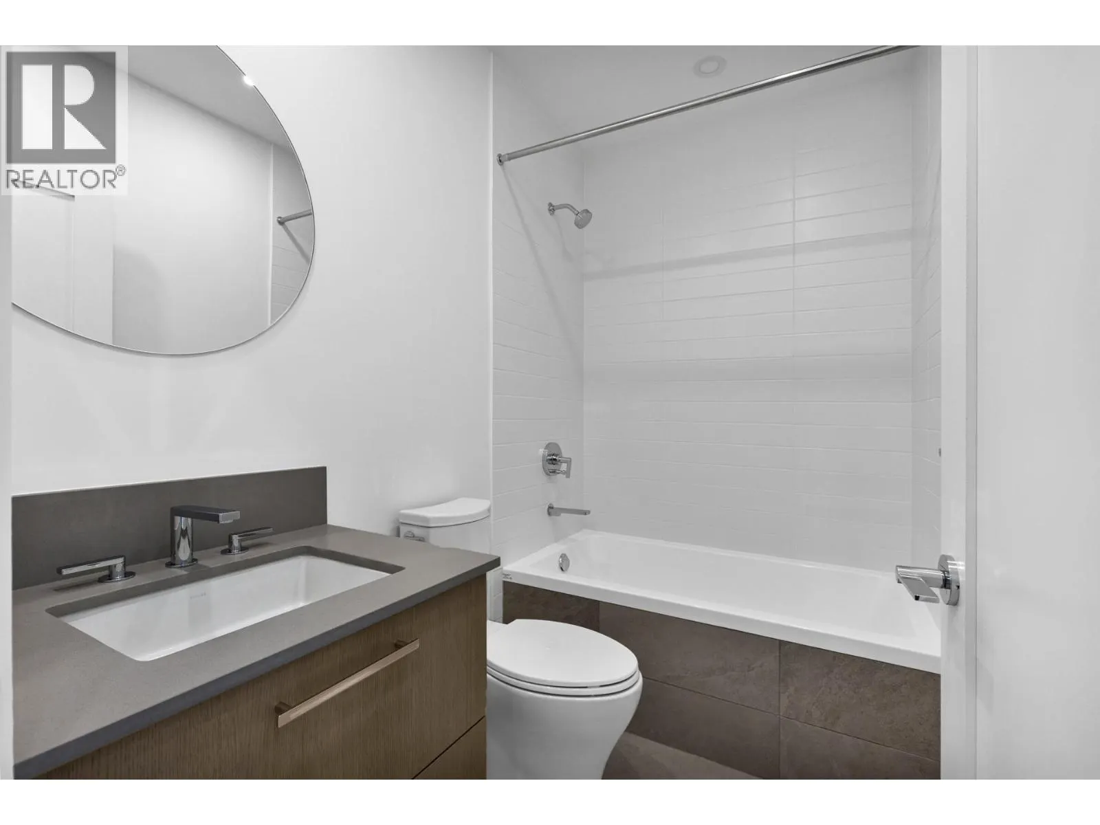 3409 Lakeshore Road Unit# 501S