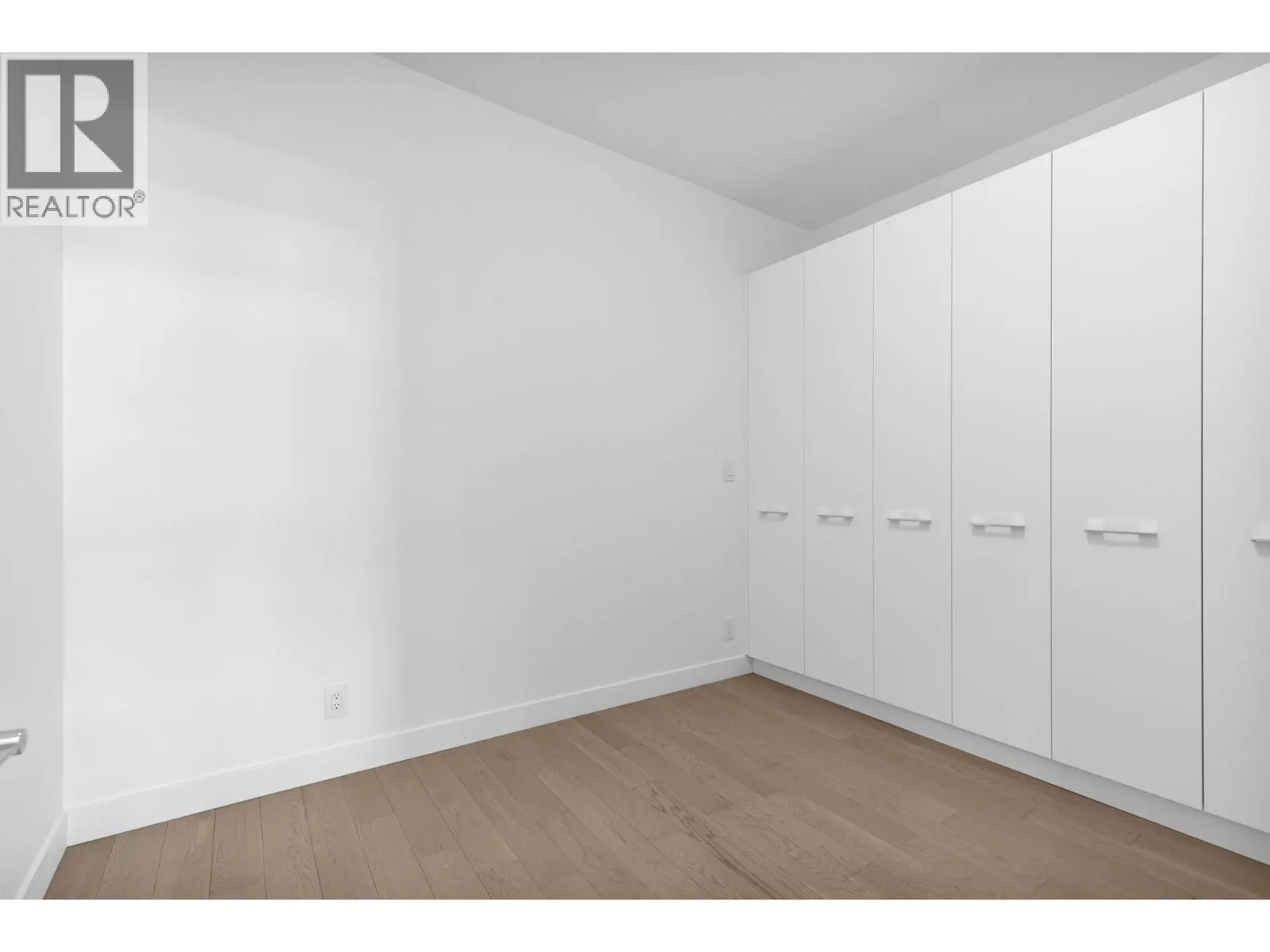 3409 Lakeshore Road Unit# 501S