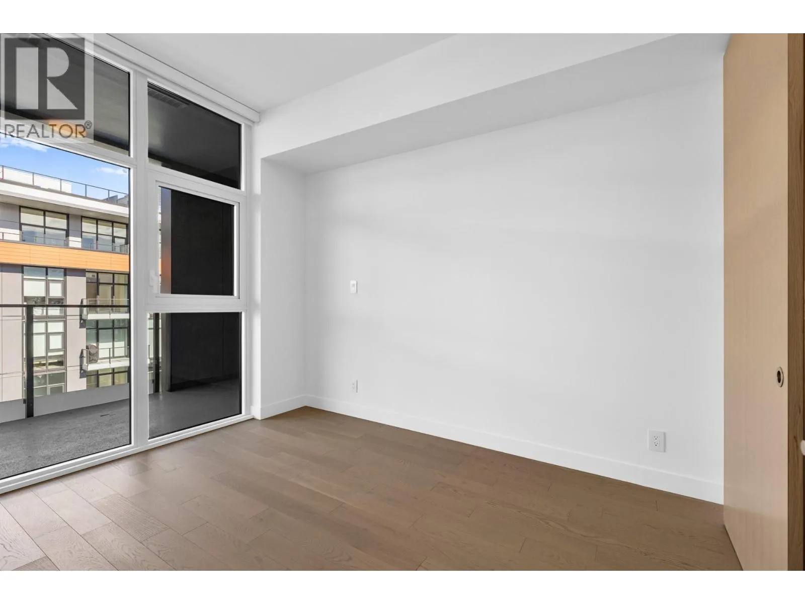 3409 Lakeshore Road Unit# 501S