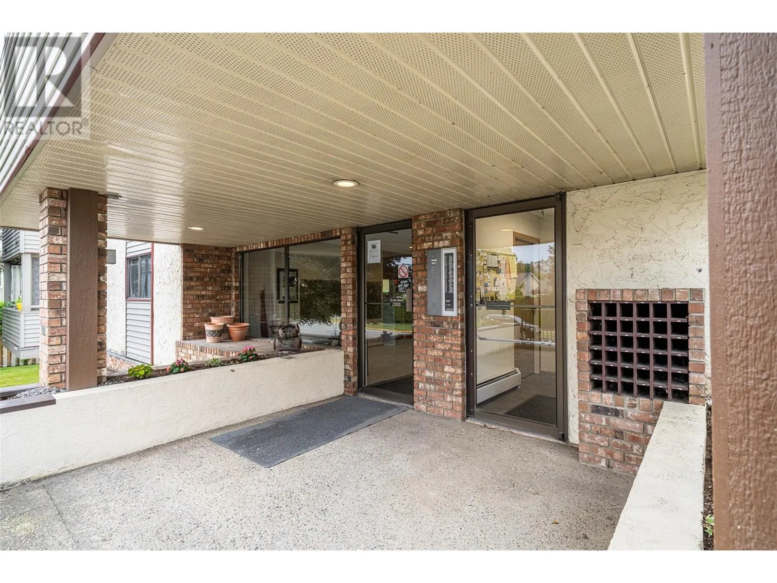 3608 27 Avenue Unit# 212